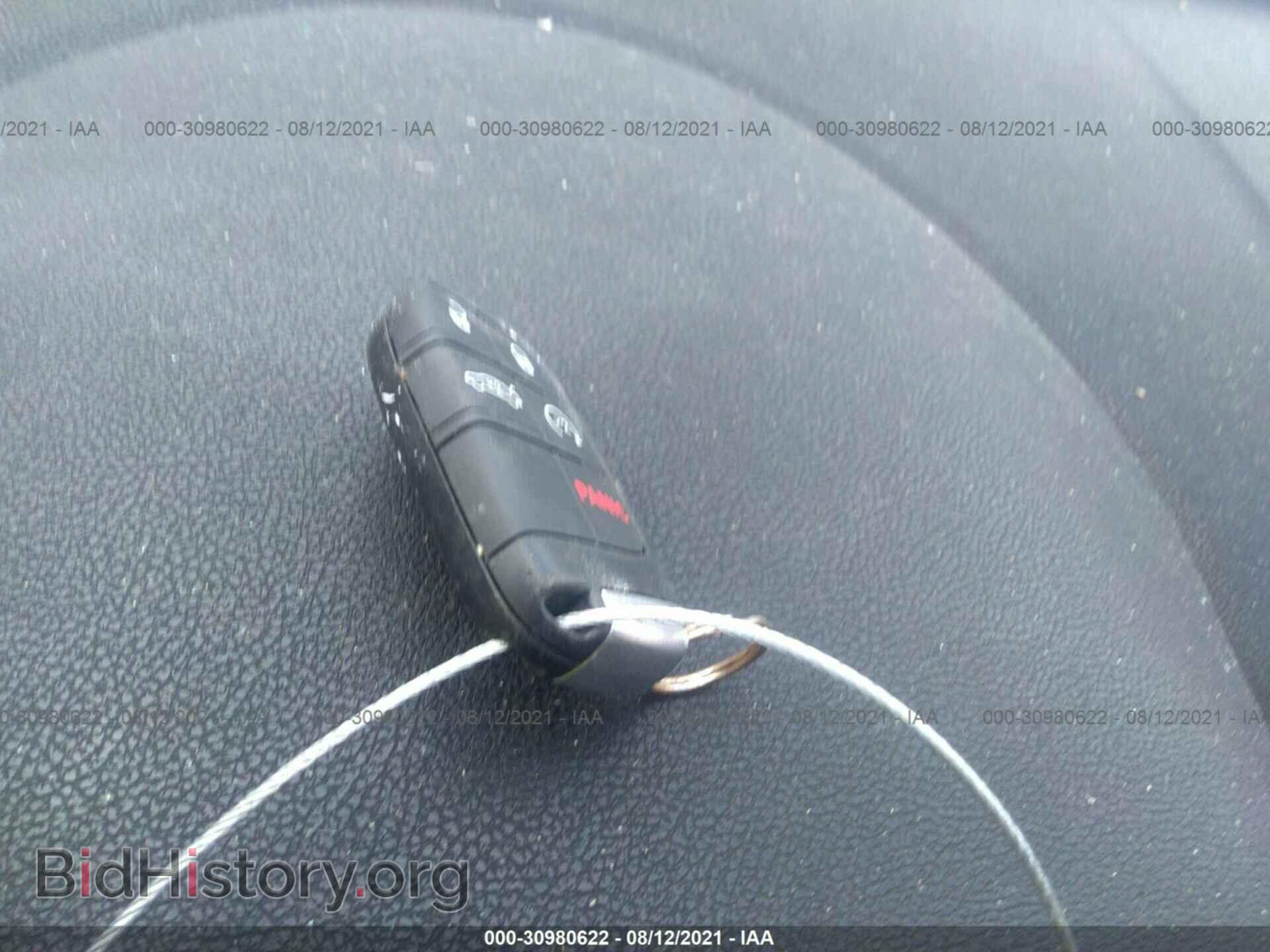 2014 CHRYSLER 300 - VIN: 2C3CCAGGXEH374135 - Фото 11