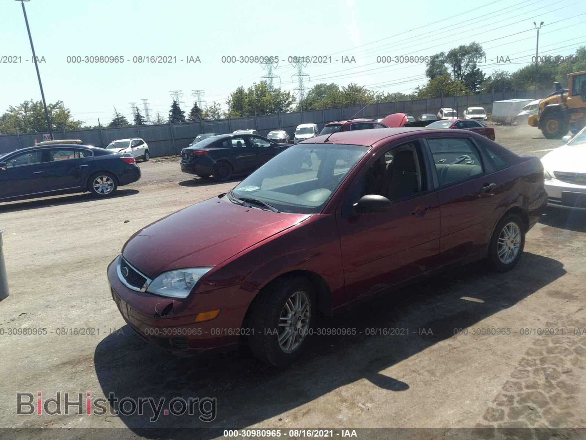 2007 FORD FOCUS - VIN: 1FAHP34N77W303652 - Фото 2