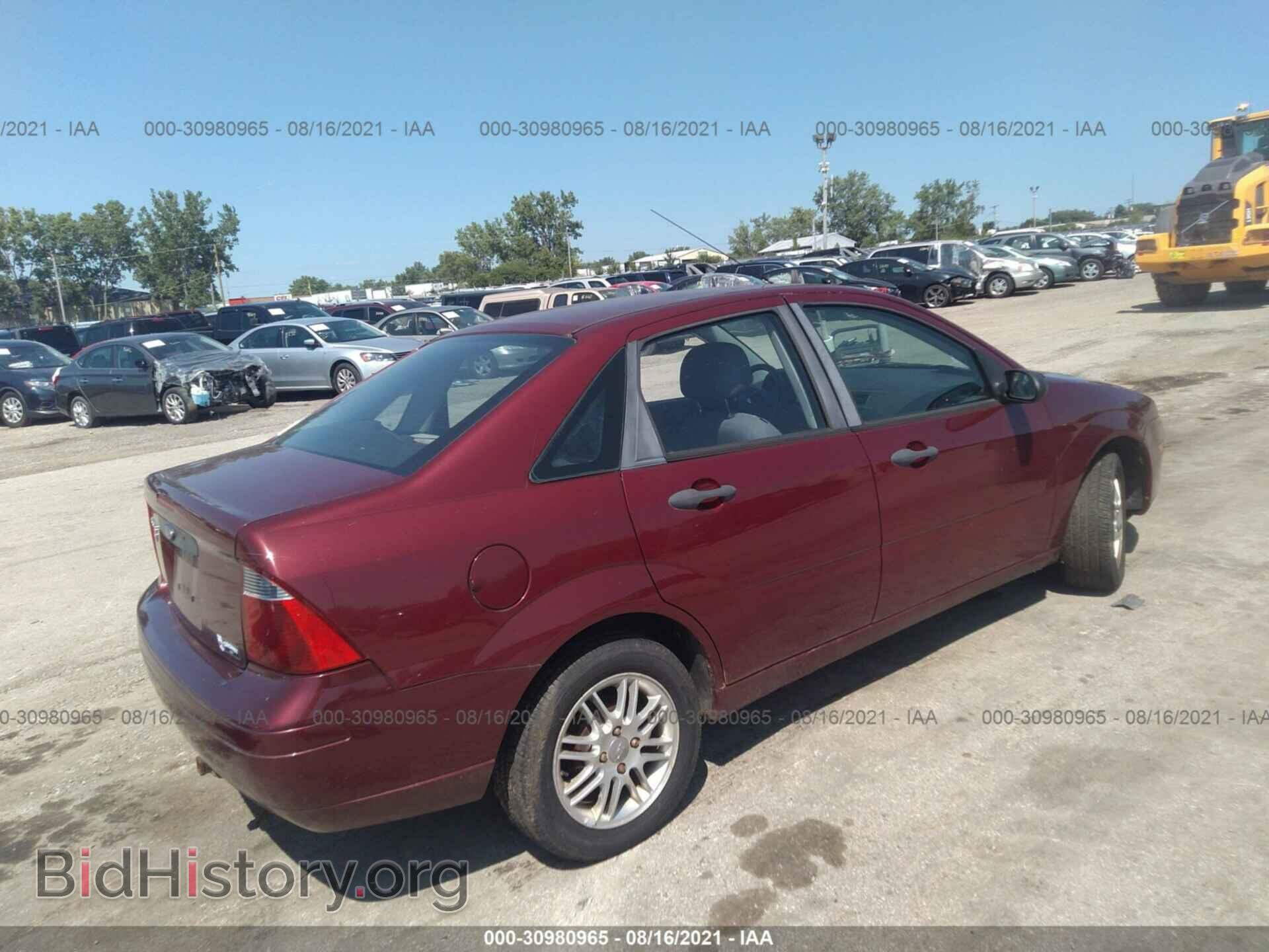 2007 FORD FOCUS - VIN: 1FAHP34N77W303652 - Фото 4