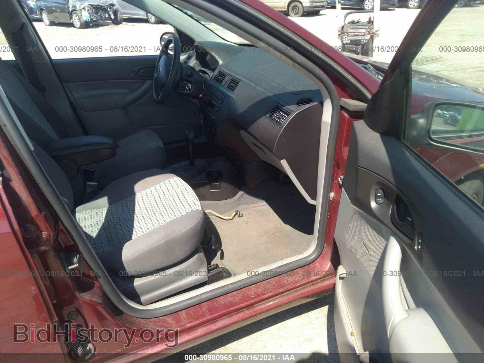 2007 FORD FOCUS - VIN: 1FAHP34N77W303652 - Фото 5