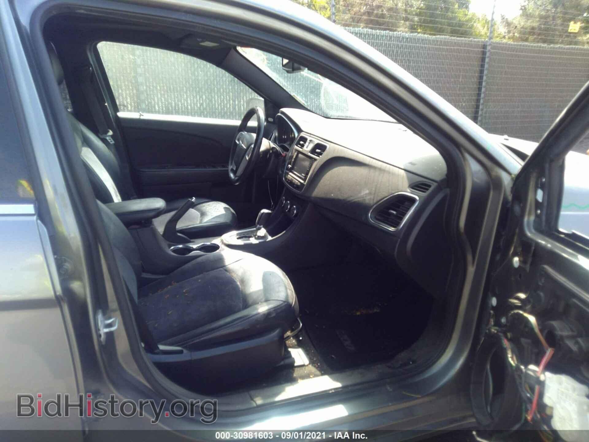 2012 CHRYSLER 200 - VIN: 1C3CCBHGXCN223420 - Фото 5