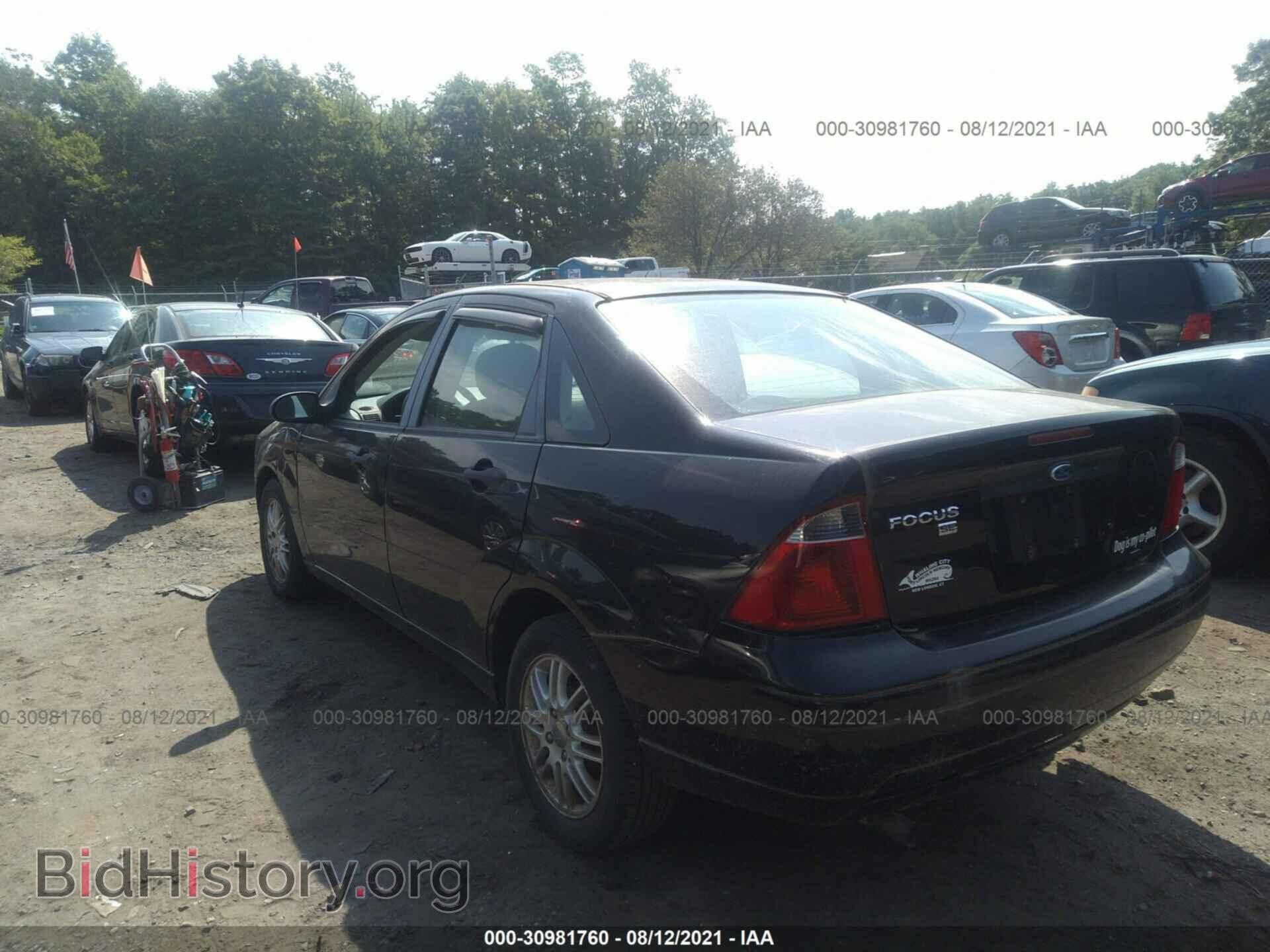 2007 FORD FOCUS - VIN: 1FAHP34N57W352848 - Фото 3