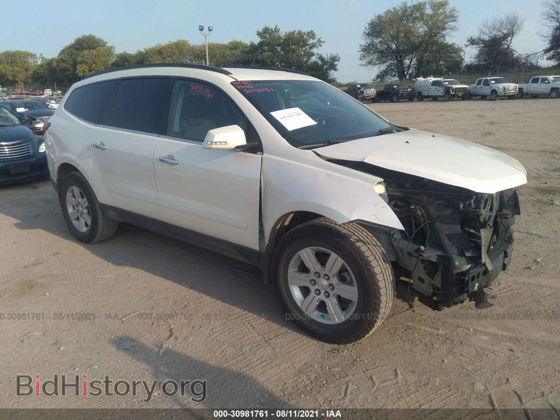 Photo 1GNKRJED7BJ402103 - CHEVROLET TRAVERSE 2011