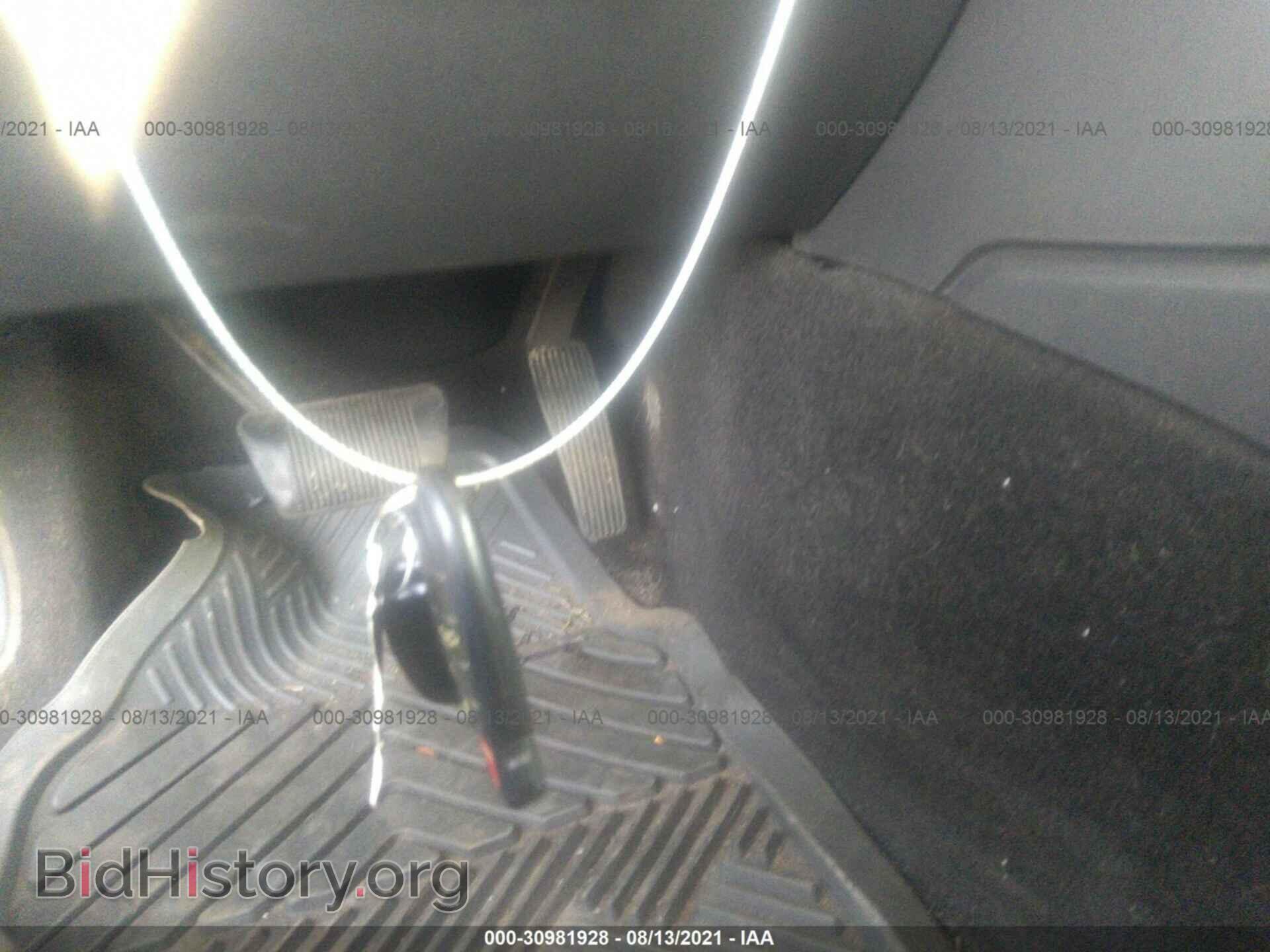 2010 CHRYSLER 300 - VIN: 2C3CA5CV7AH101228 - Фото 11