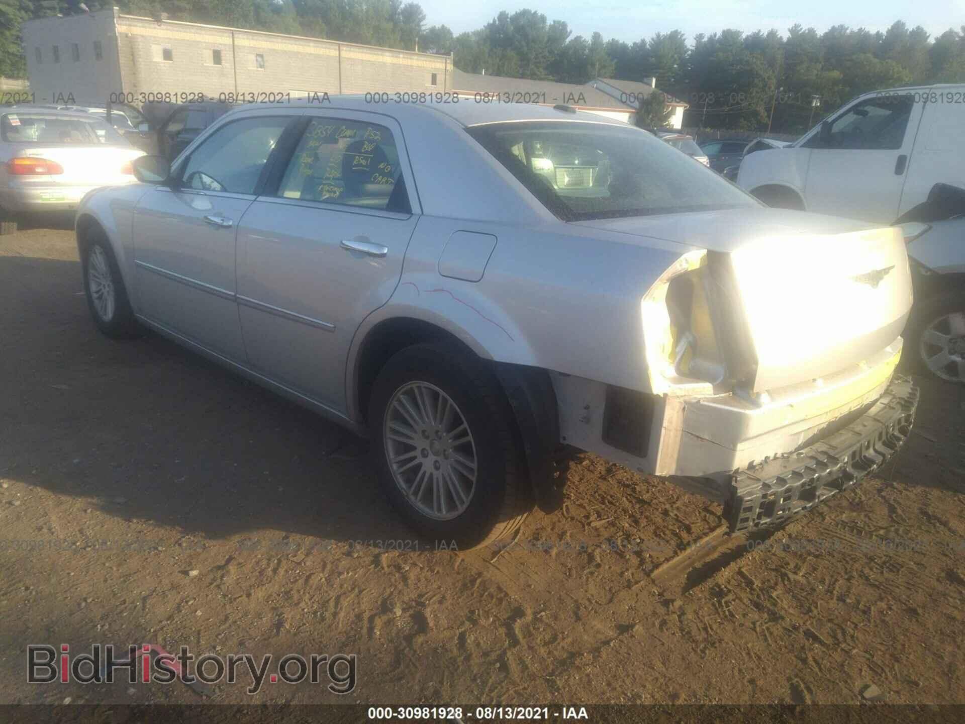 2010 CHRYSLER 300 - VIN: 2C3CA5CV7AH101228 - Фото 3