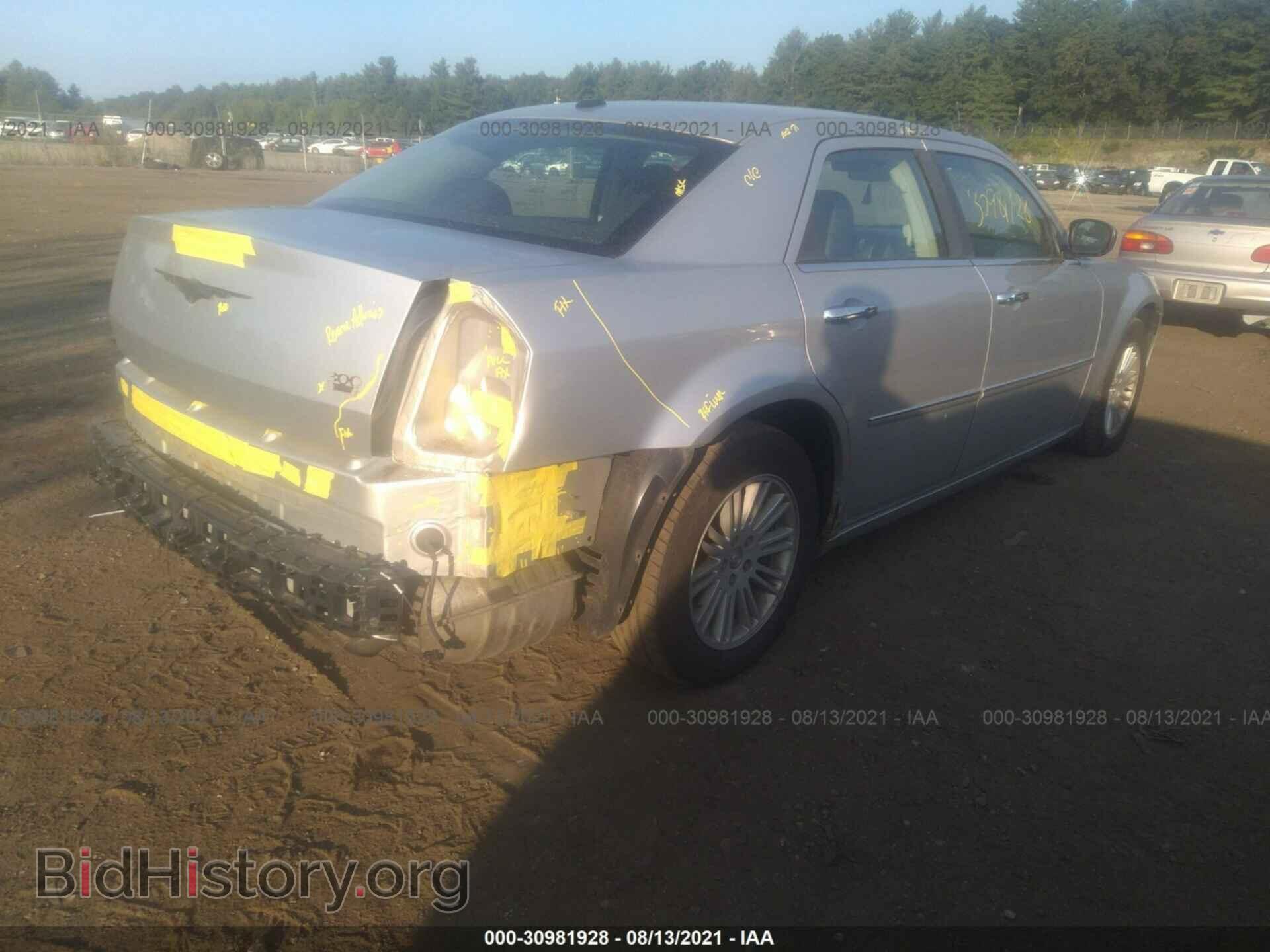 2010 CHRYSLER 300 - VIN: 2C3CA5CV7AH101228 - Фото 4