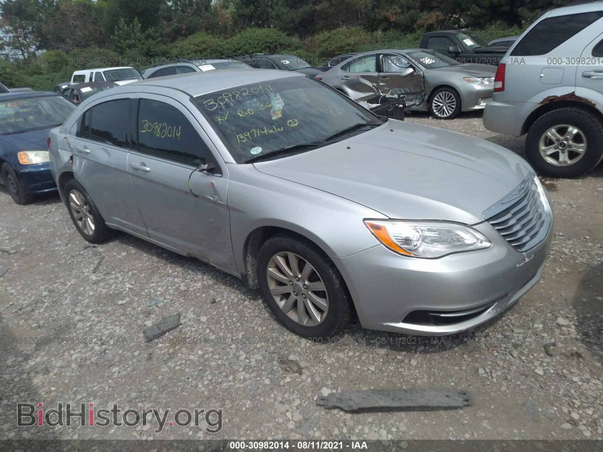 Photo 1C3BC1FB2BN625895 - CHRYSLER 200 2011