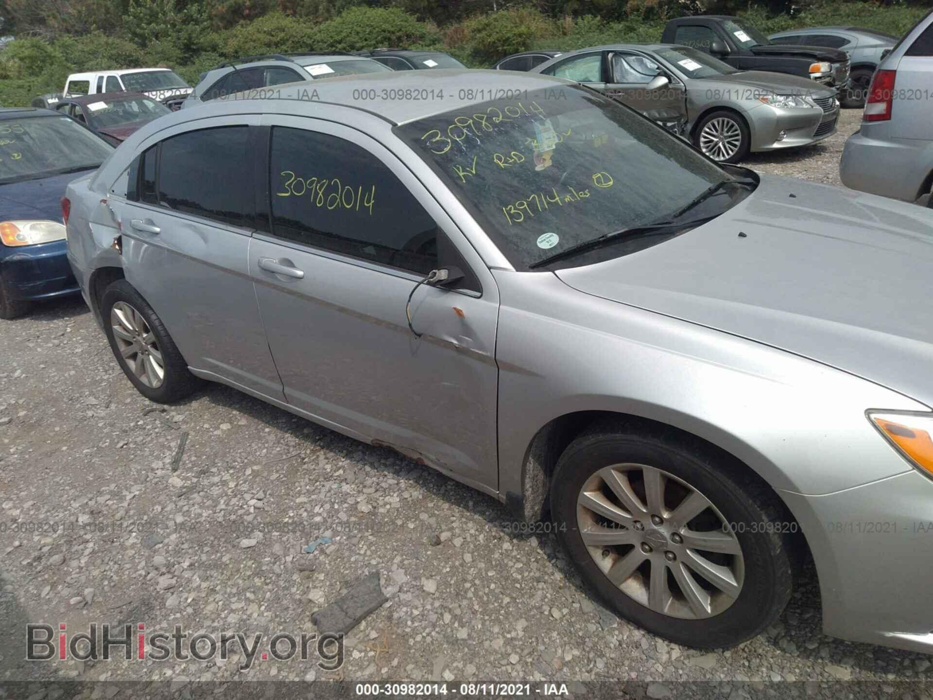 2011 CHRYSLER 200 - VIN: 1C3BC1FB2BN625895 - Photo 6