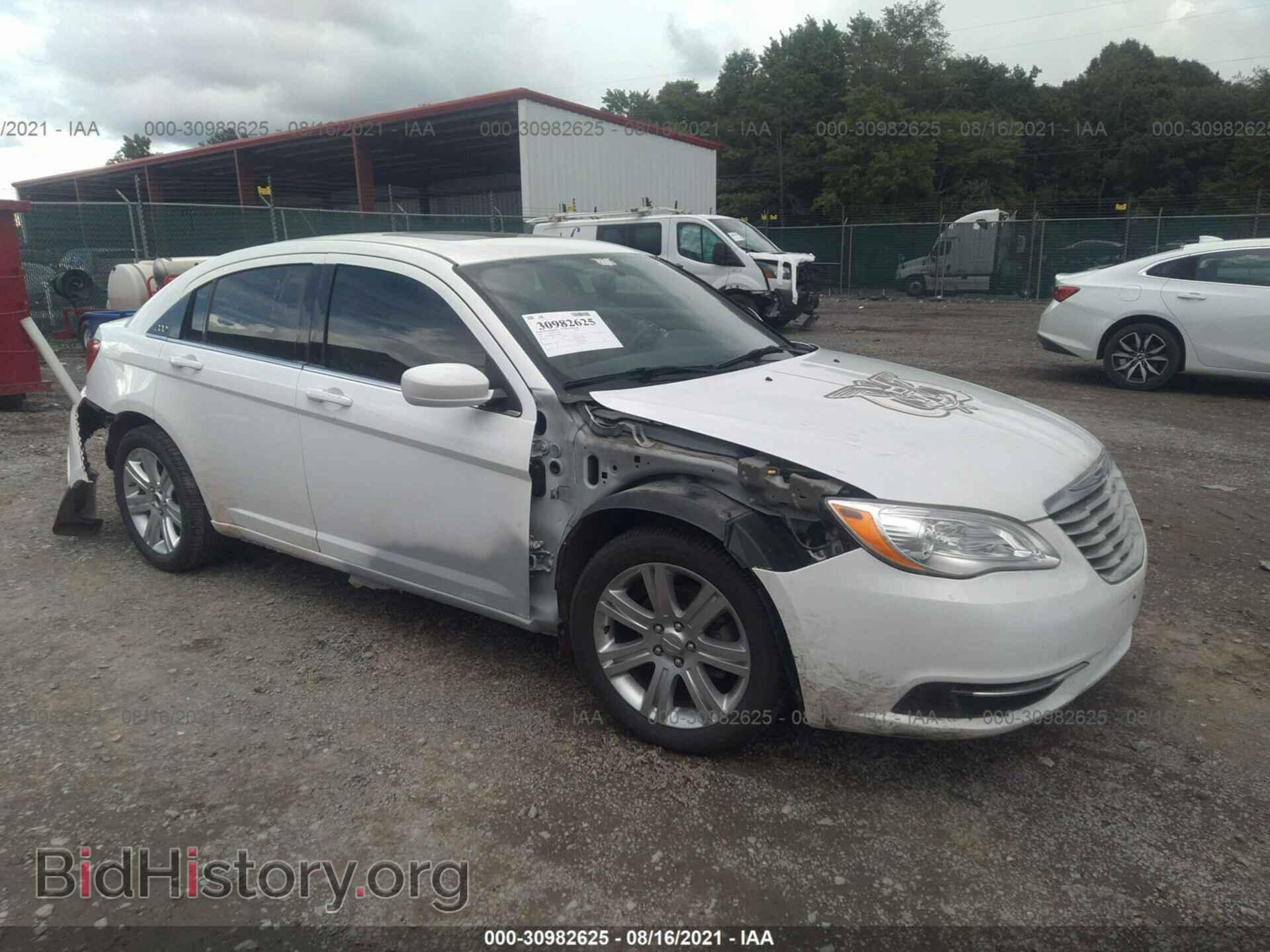 Photo 1C3CCBBB5CN174088 - CHRYSLER 200 2012