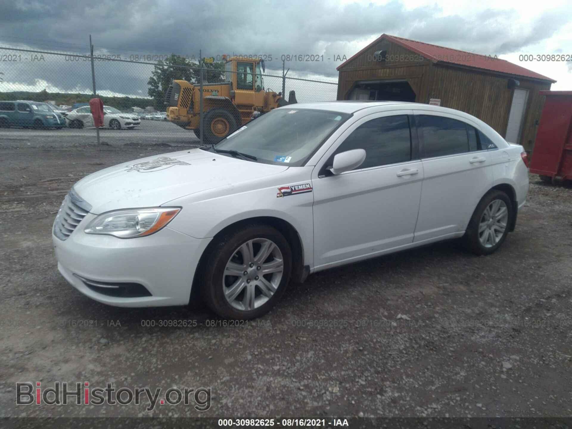2012 CHRYSLER 200 - VIN: 1C3CCBBB5CN174088 - Фото 2
