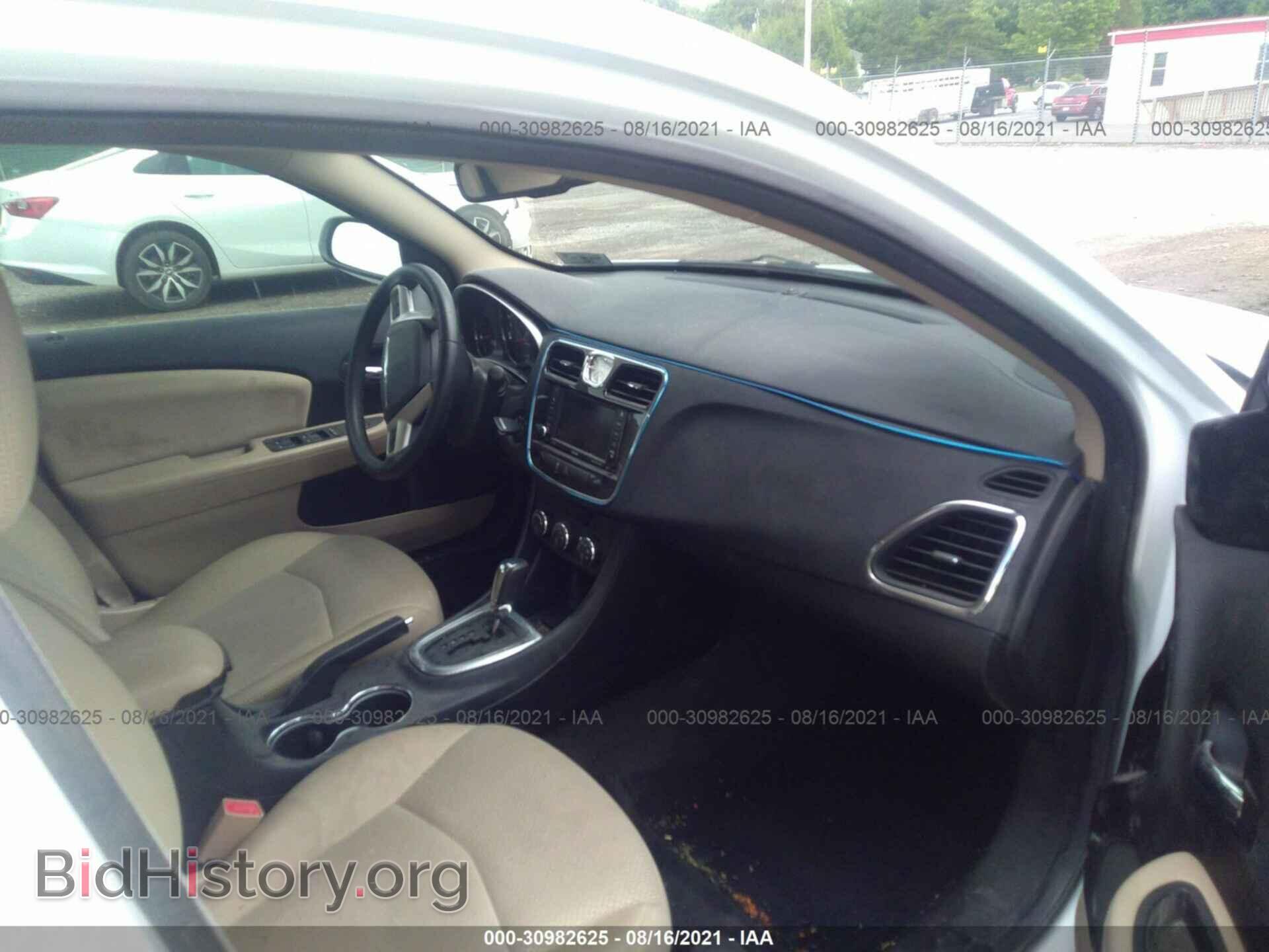 2012 CHRYSLER 200 - VIN: 1C3CCBBB5CN174088 - Фото 5
