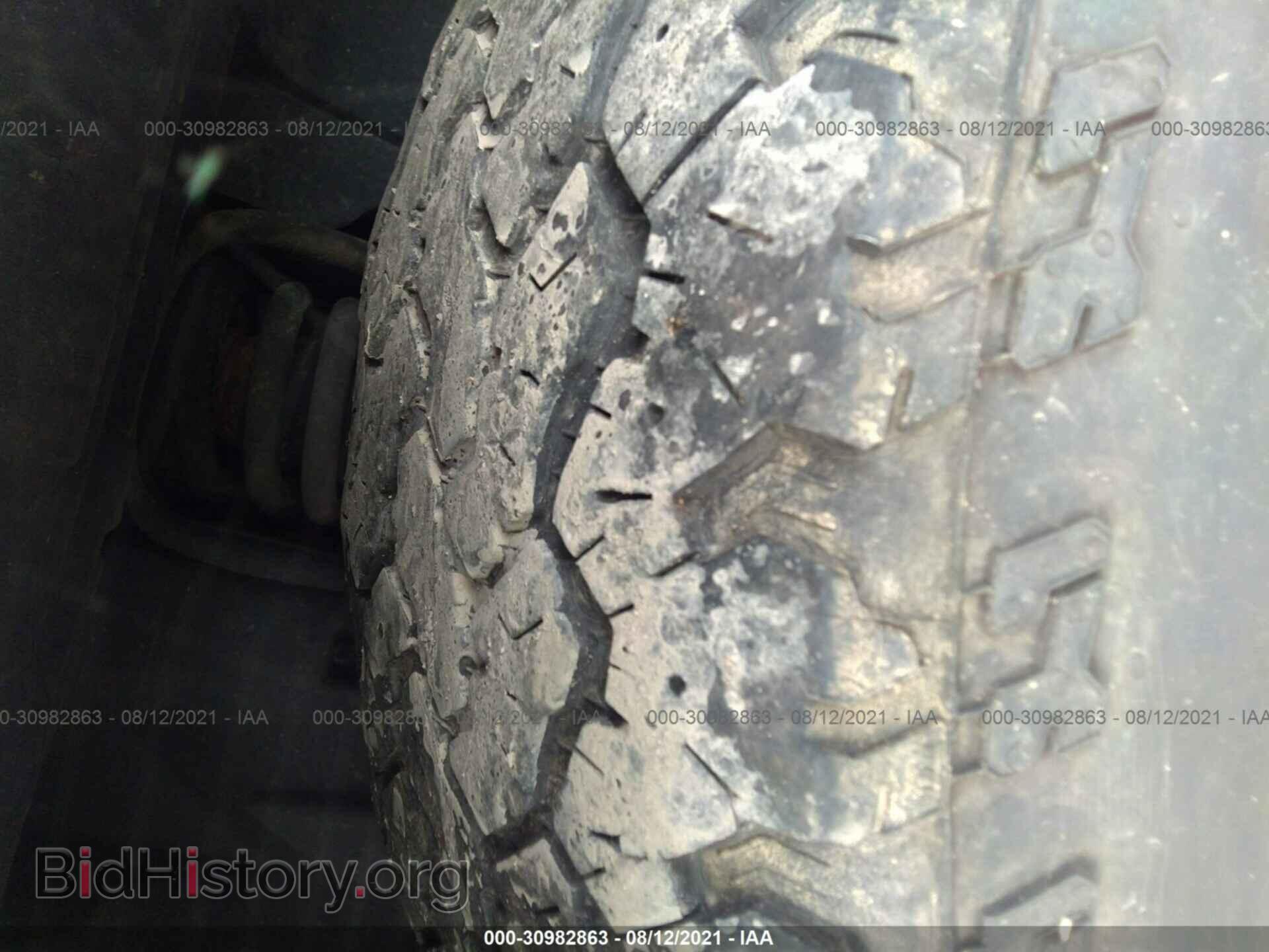 2006 KIA SORENTO - VIN: KNDJC733465633722 - Фото 12