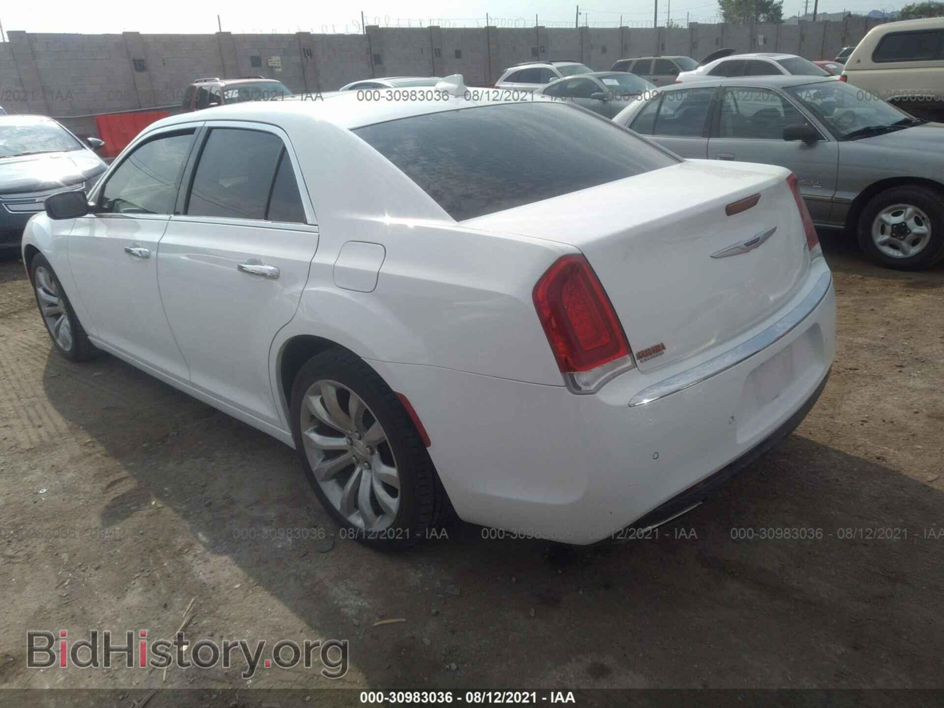 2019 CHRYSLER 300 - VIN: 2C3CCAEG6KH705825 - Фото 3