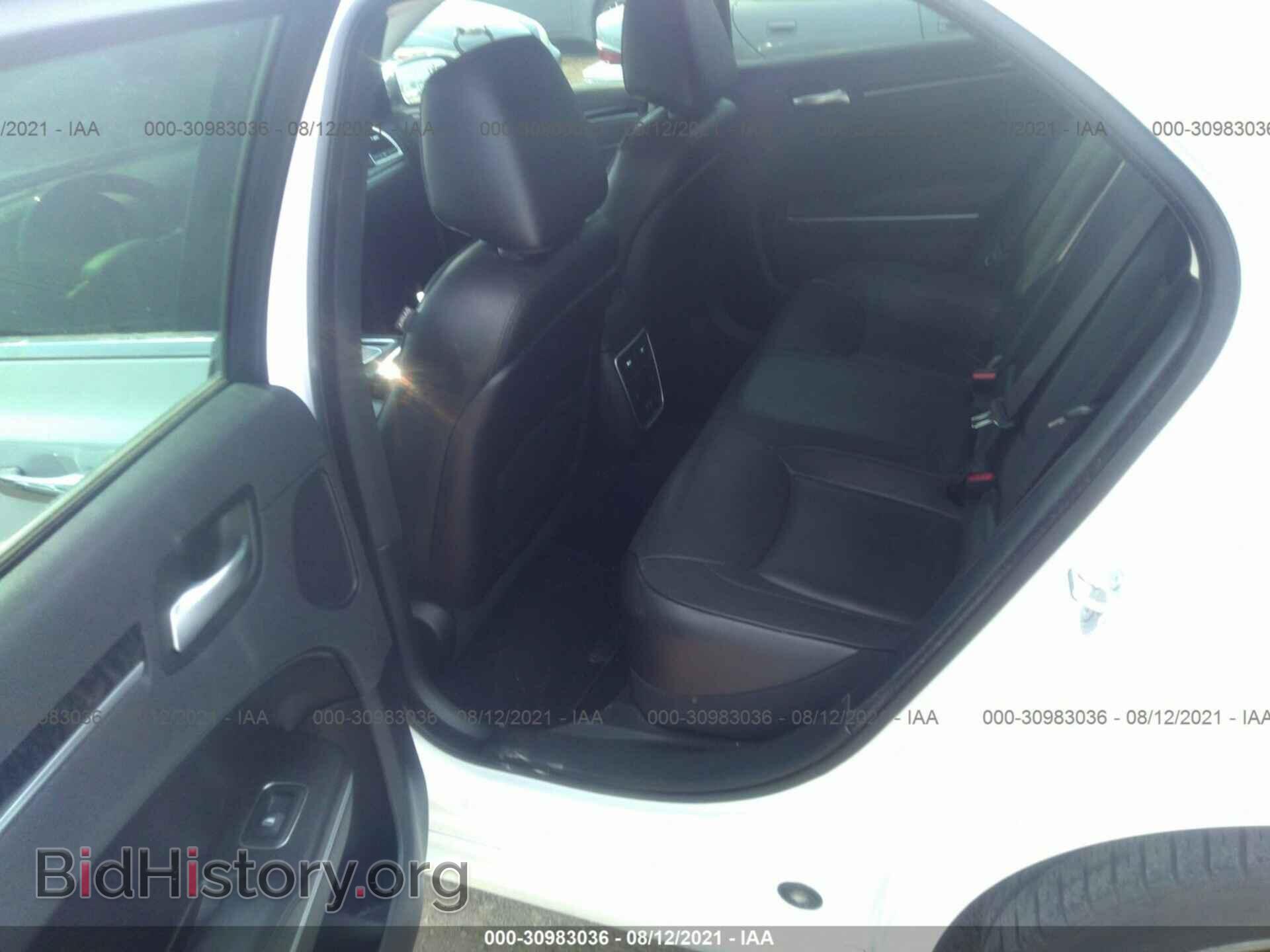2019 CHRYSLER 300 - VIN: 2C3CCAEG6KH705825 - Фото 8