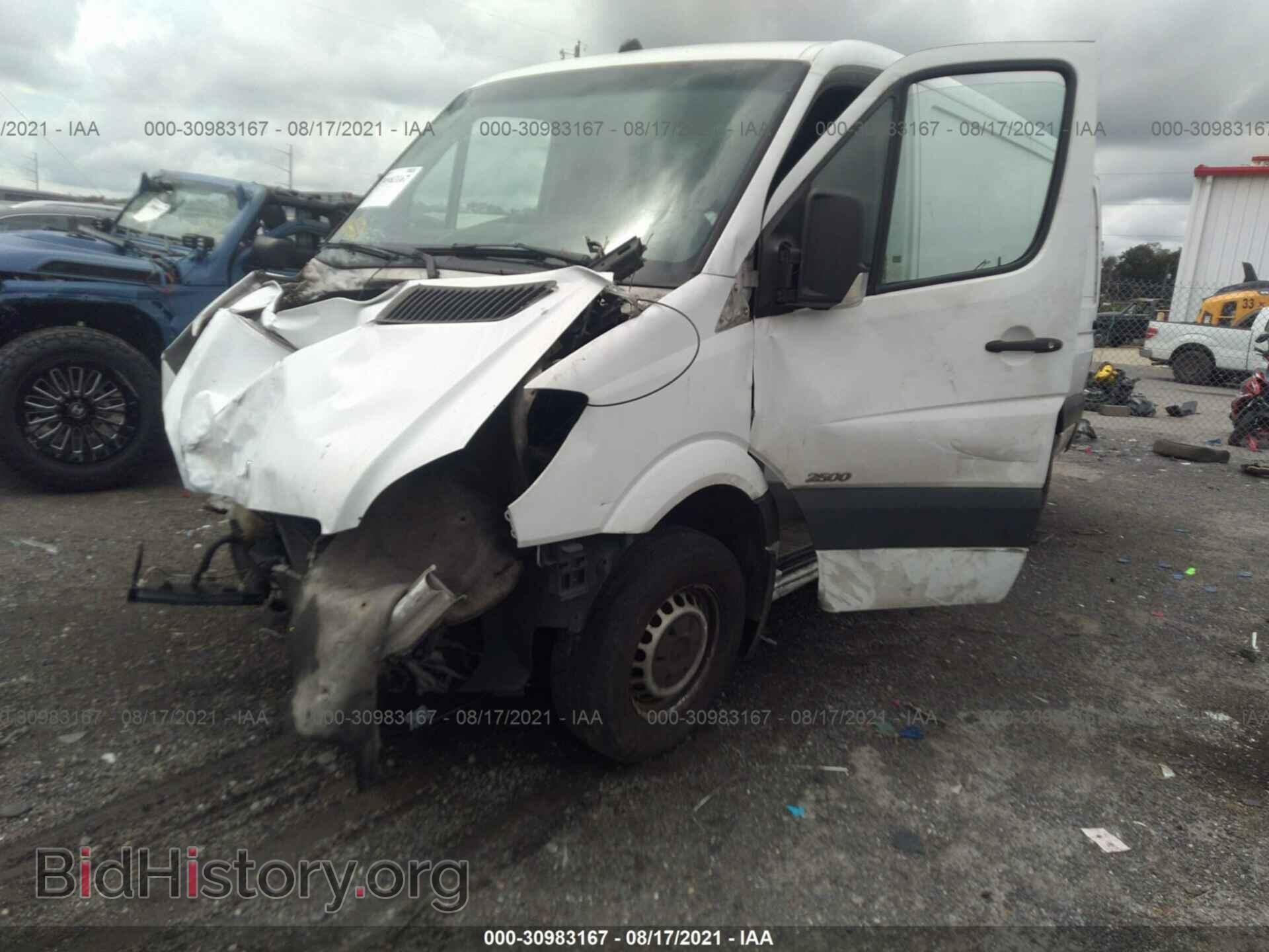 2012 MERCEDES-BENZ SPRINTER CARGO VANS - VIN: WD3PE7CC6C5636518 - Фото 2