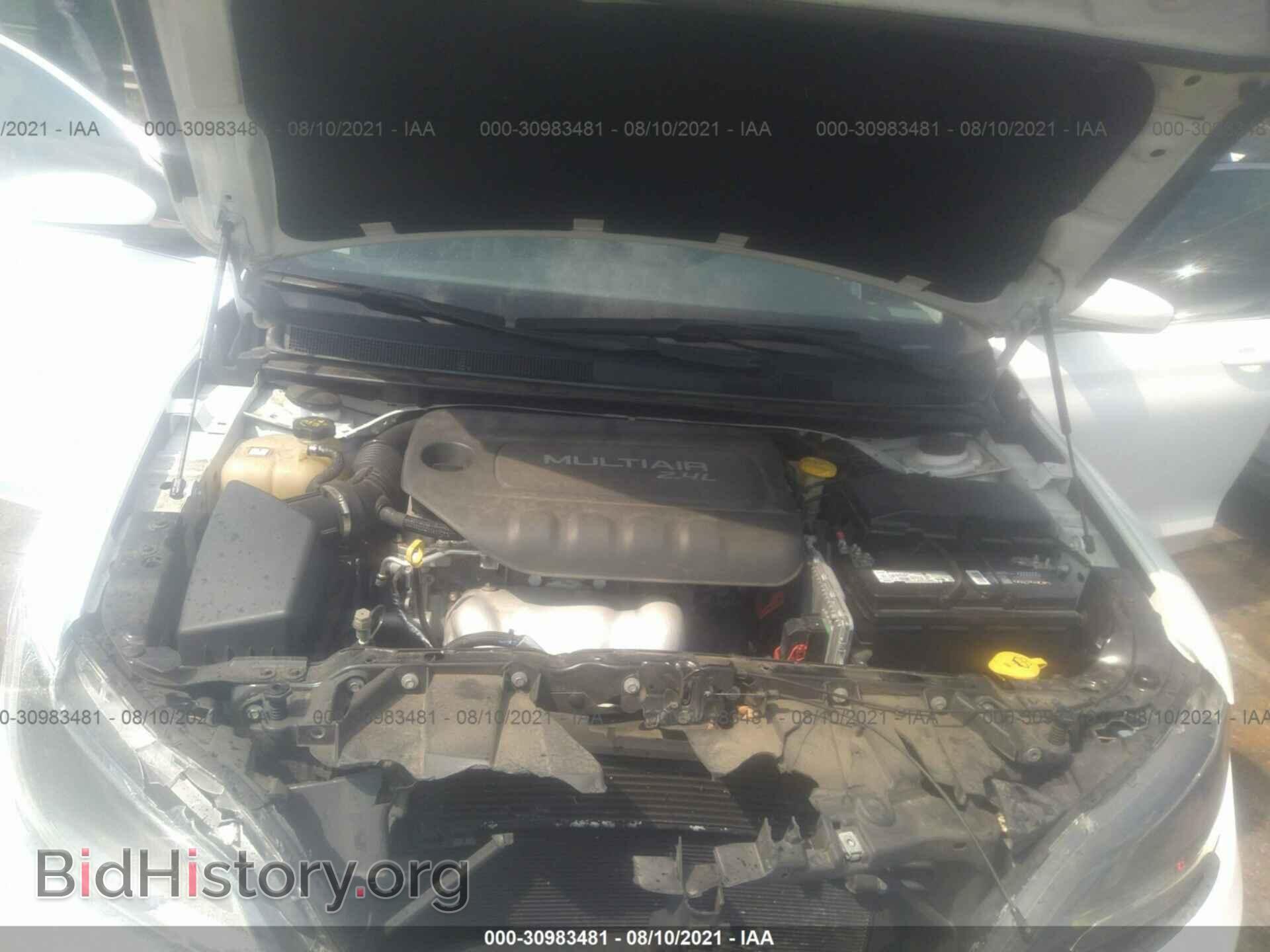 2015 CHRYSLER 200 - VIN: 1C3CCCAB7FN680923 - Photo 10