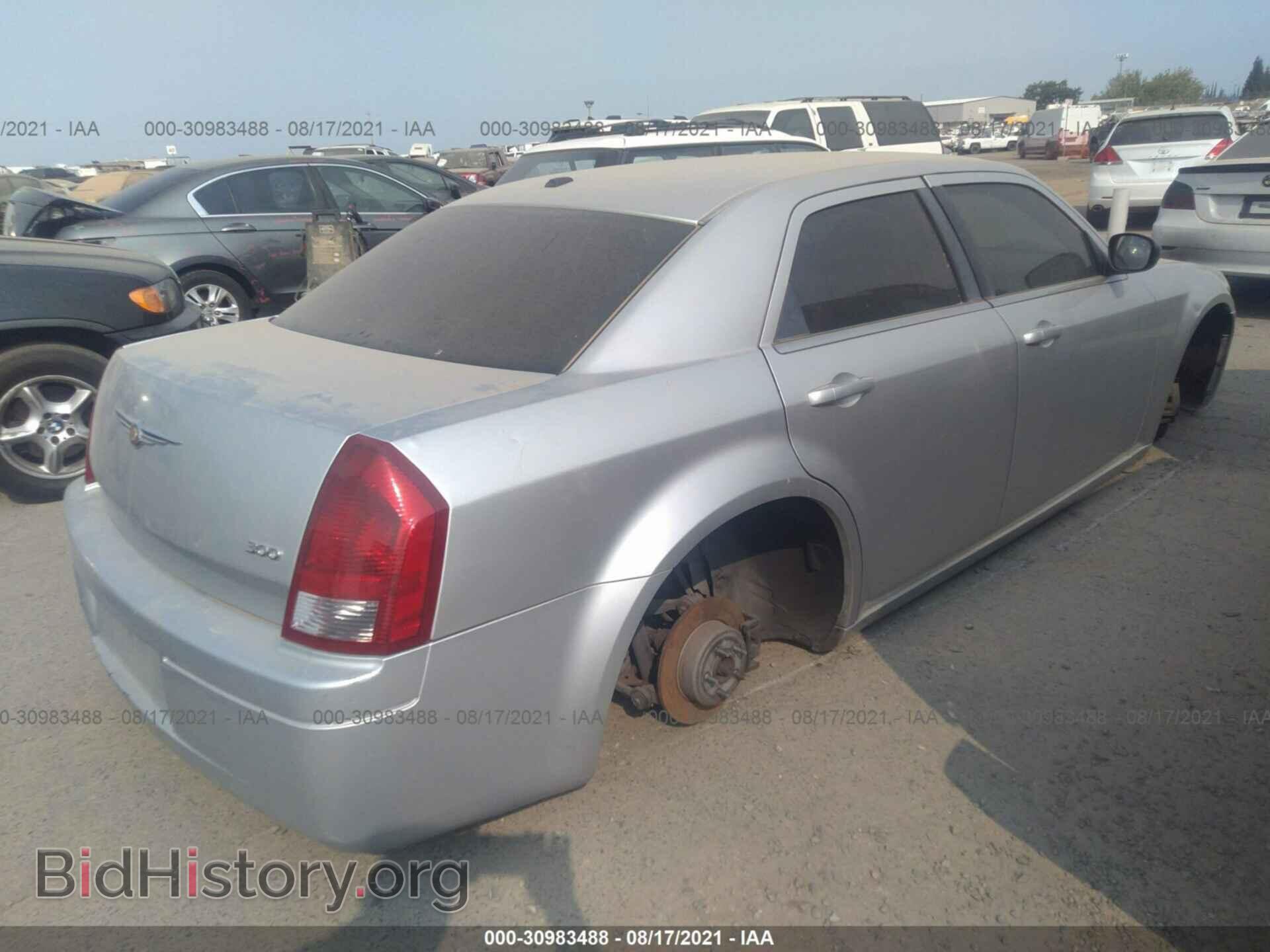 2007 CHRYSLER 300 - VIN: 2C3KA43R07H803652 - Фото 4