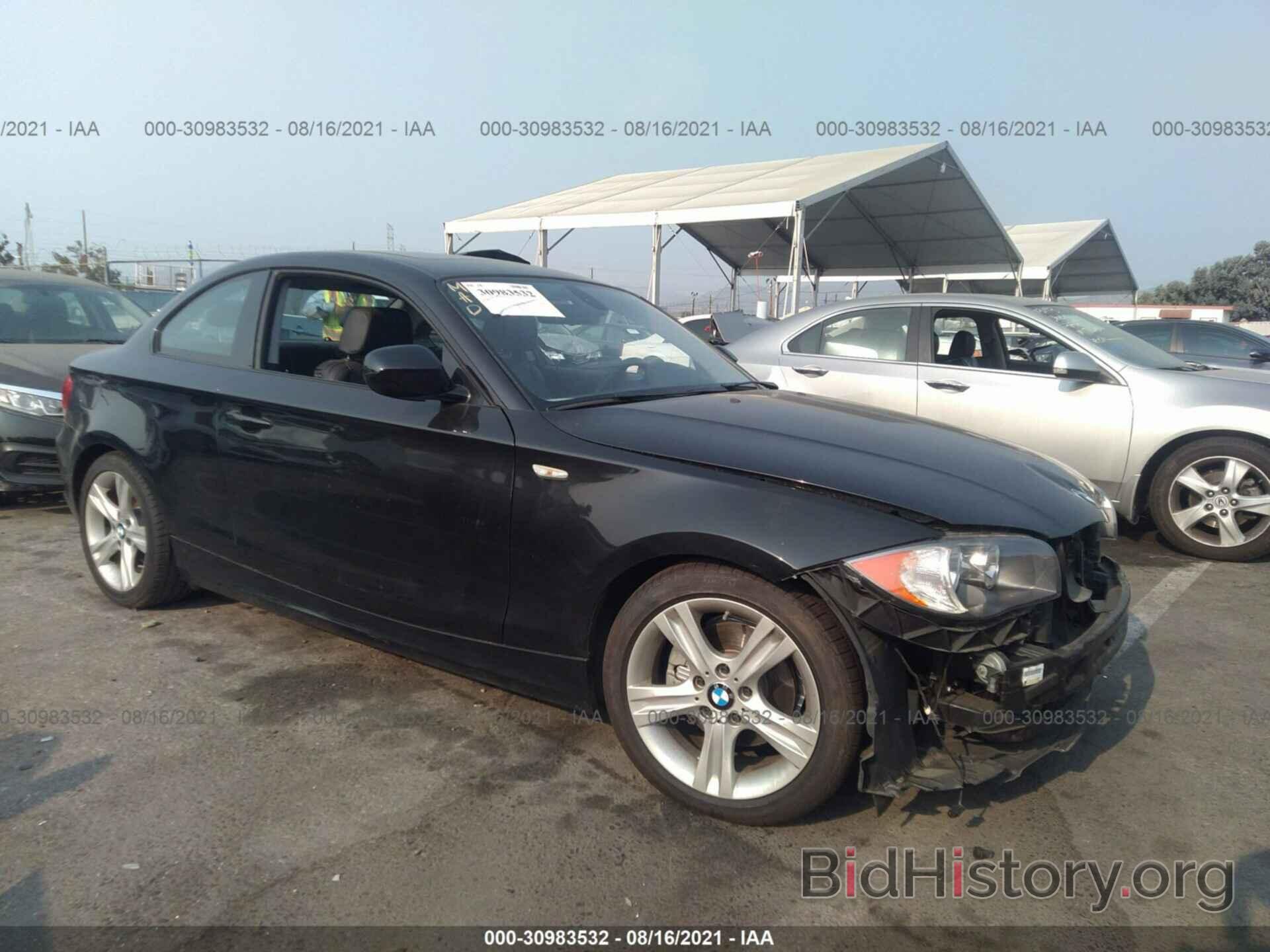 Photo WBAUP9C50BVL90576 - BMW 1 SERIES 2011