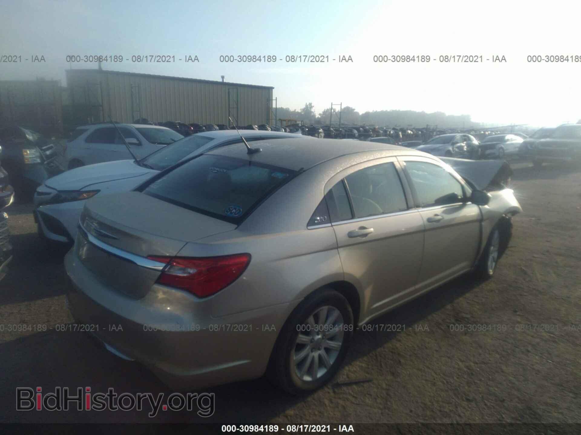 2011 CHRYSLER 200 - VIN: 1C3BC1FB6BN514329 - Фото 4