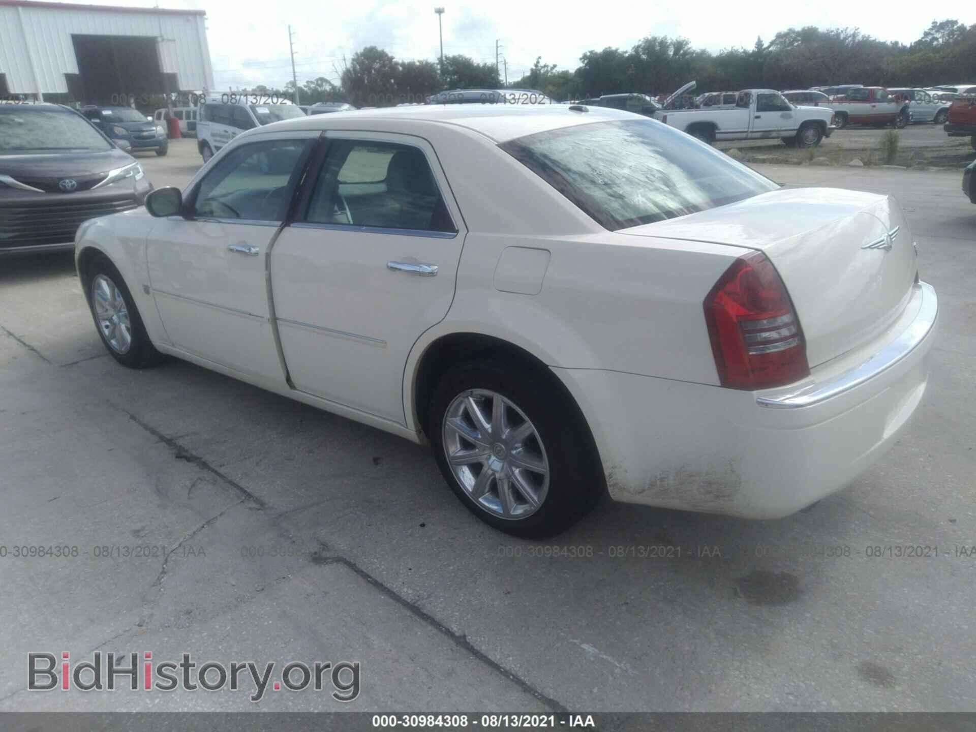2007 CHRYSLER 300 - VIN: 2C3KA63H27H884589 - Фото 3