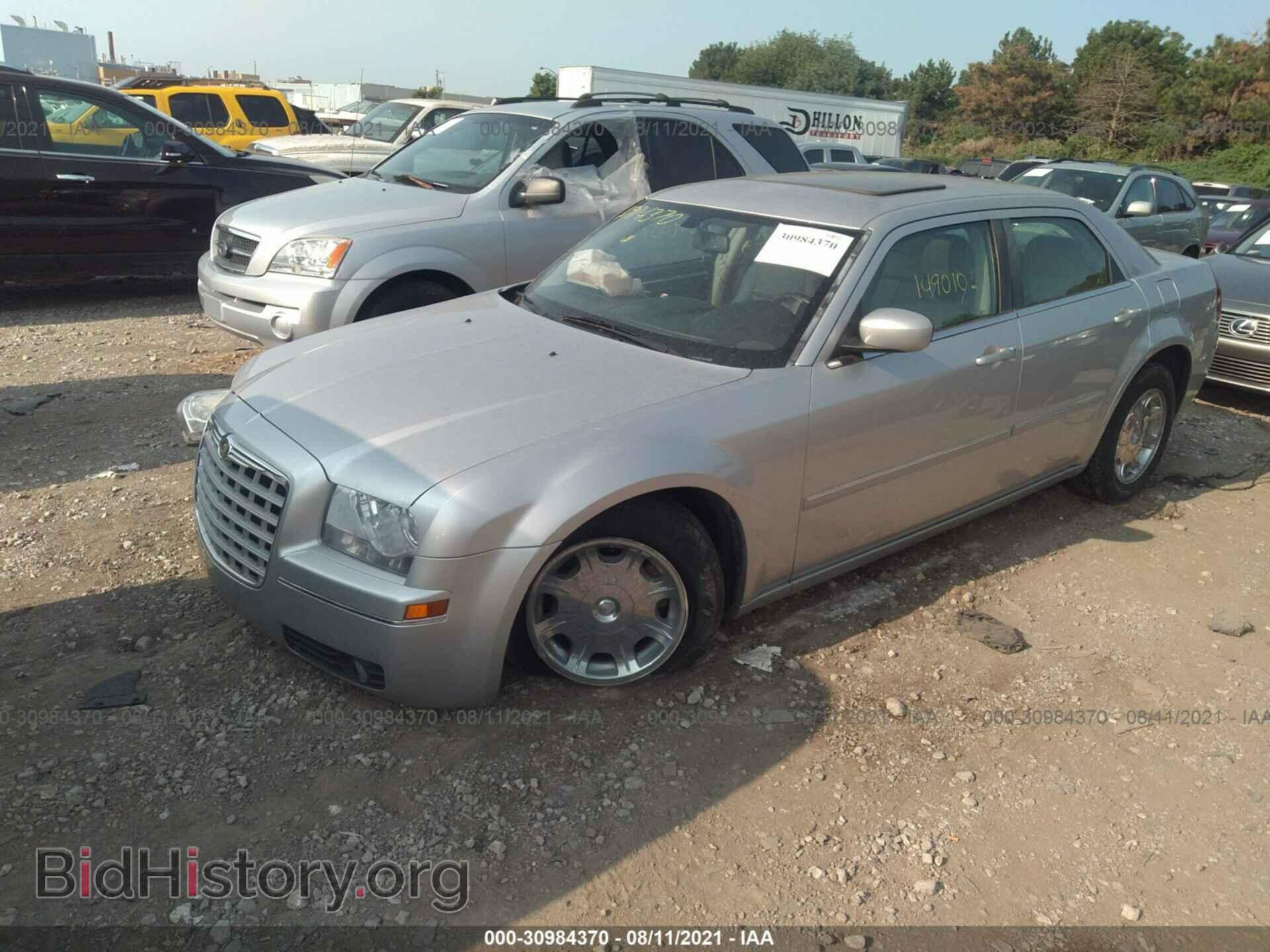 2006 CHRYSLER 300 - VIN: 2C3KA53G86H538983 - Фото 2