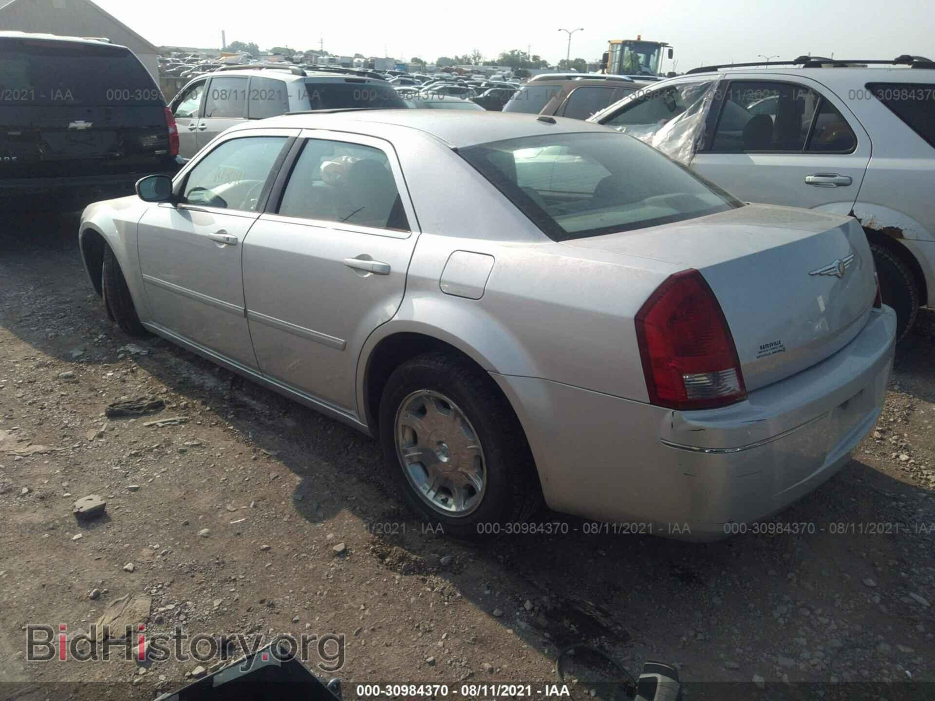 2006 CHRYSLER 300 - VIN: 2C3KA53G86H538983 - Фото 3