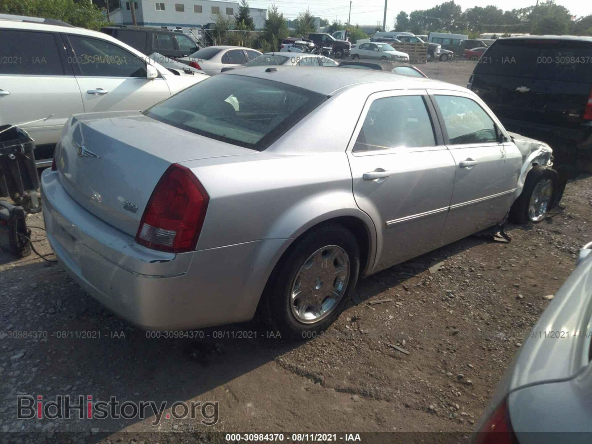 2006 CHRYSLER 300 - VIN: 2C3KA53G86H538983 - Фото 4