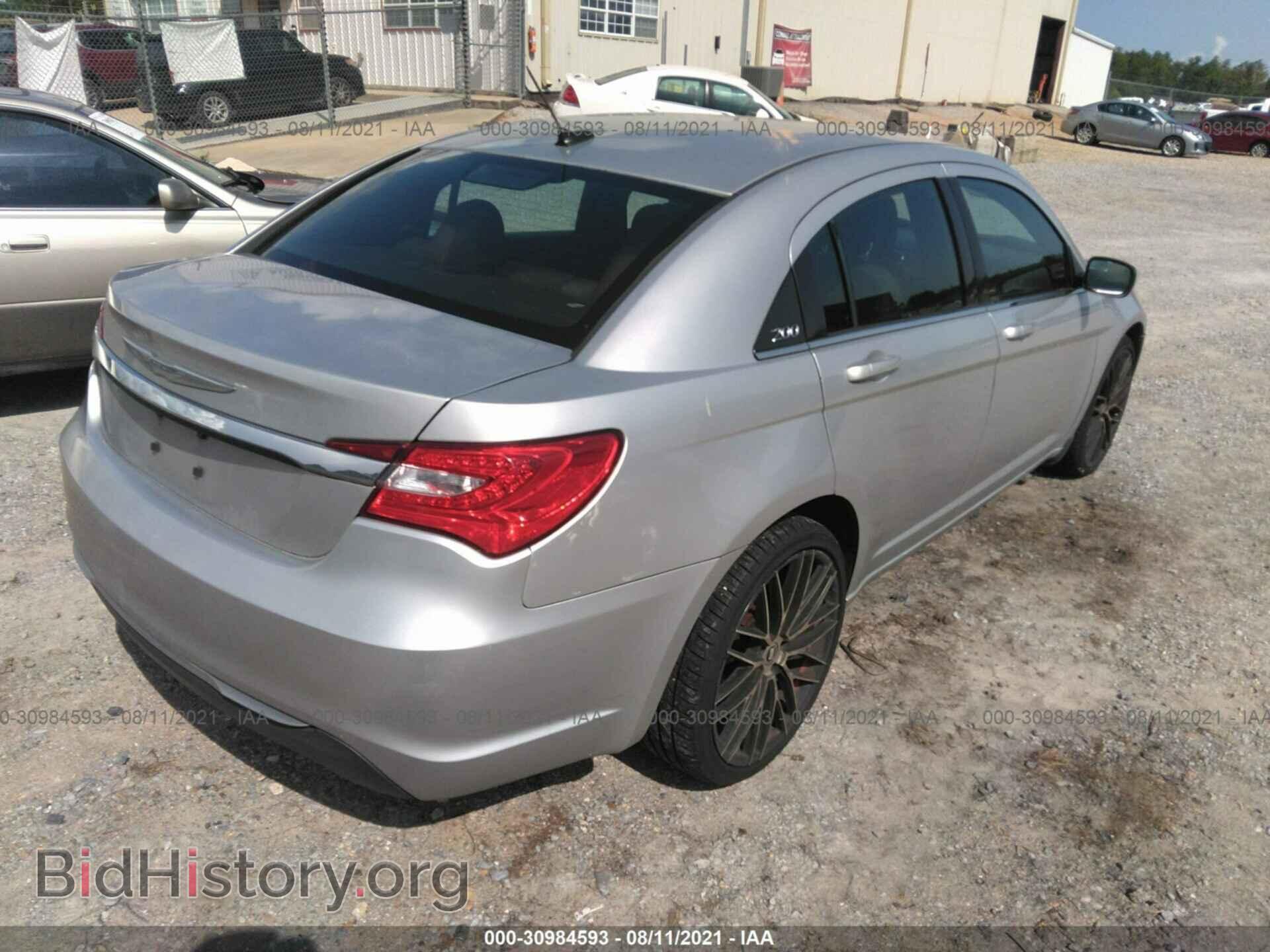 2012 CHRYSLER 200 - VIN: 1C3CCBAB1CN158228 - Фото 4