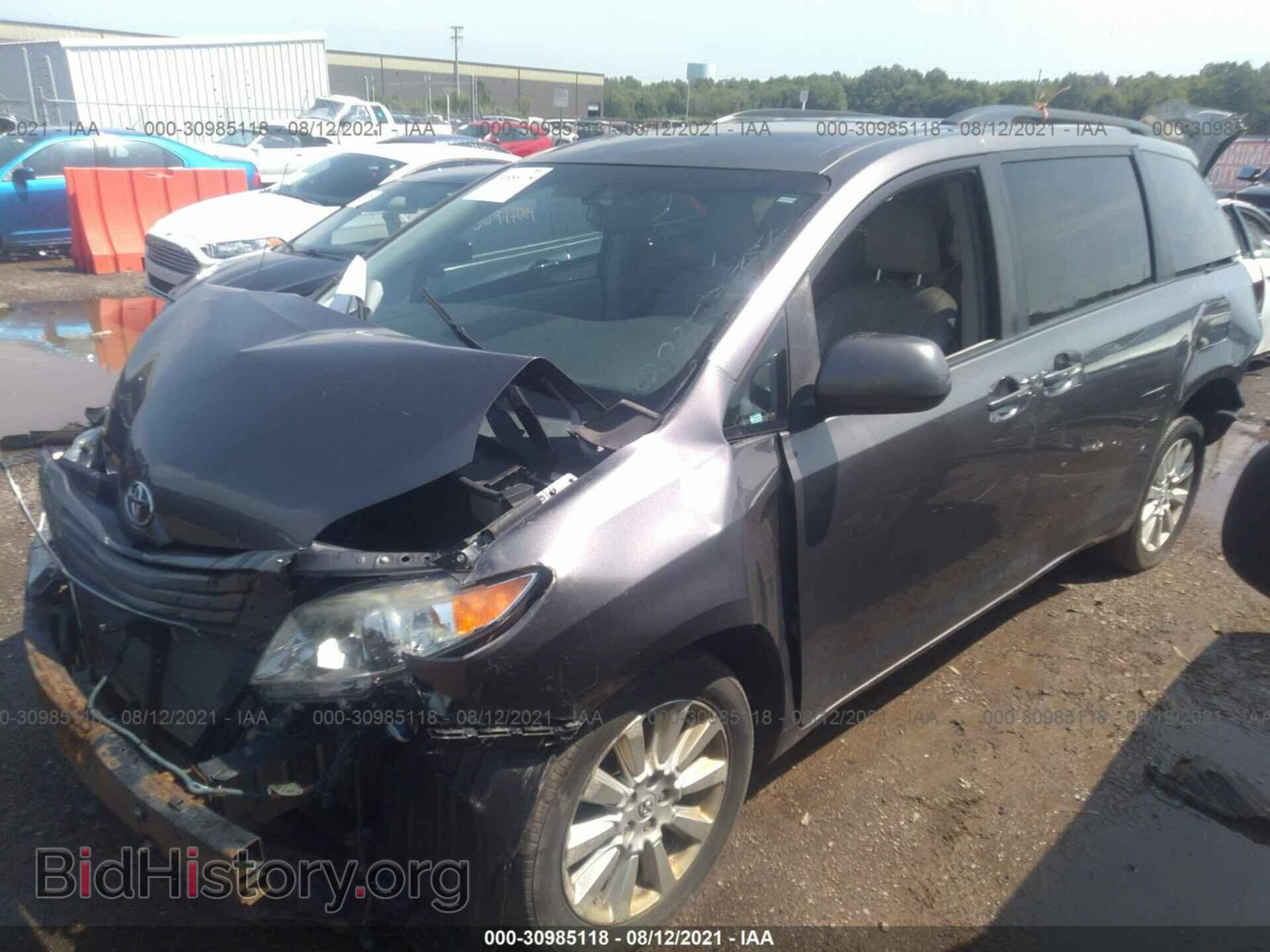 2011 TOYOTA SIENNA - VIN: 5TDDK3DC2BS020851 - Фото 2