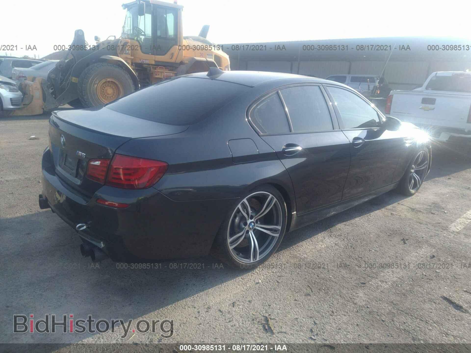 2013 BMW M5 - VIN: WBSFV9C57DD096644 - Фото 4