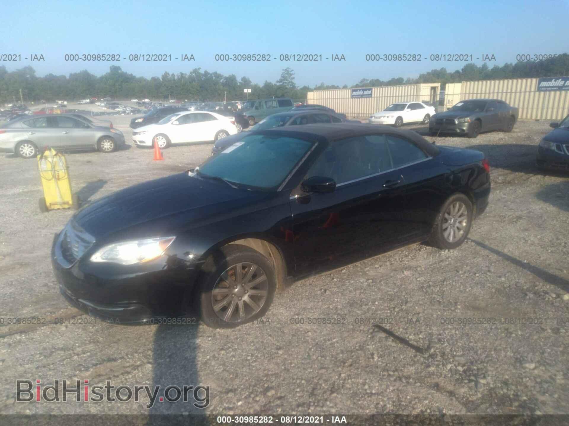 2013 CHRYSLER 200 - VIN: 1C3BCBEB7DN592256 - Photo 2