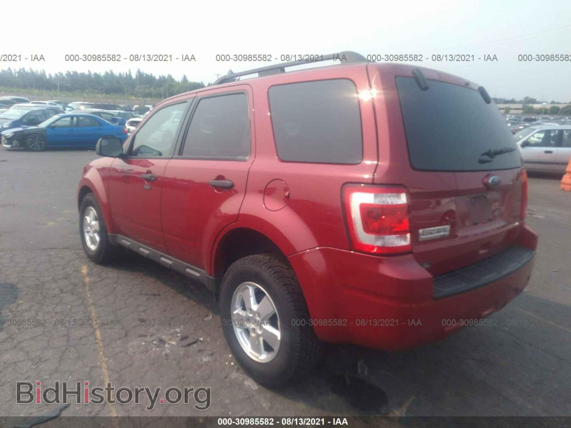 2011 FORD ESCAPE - VIN: 1FMCU0D76BKC52458 - Фото 3