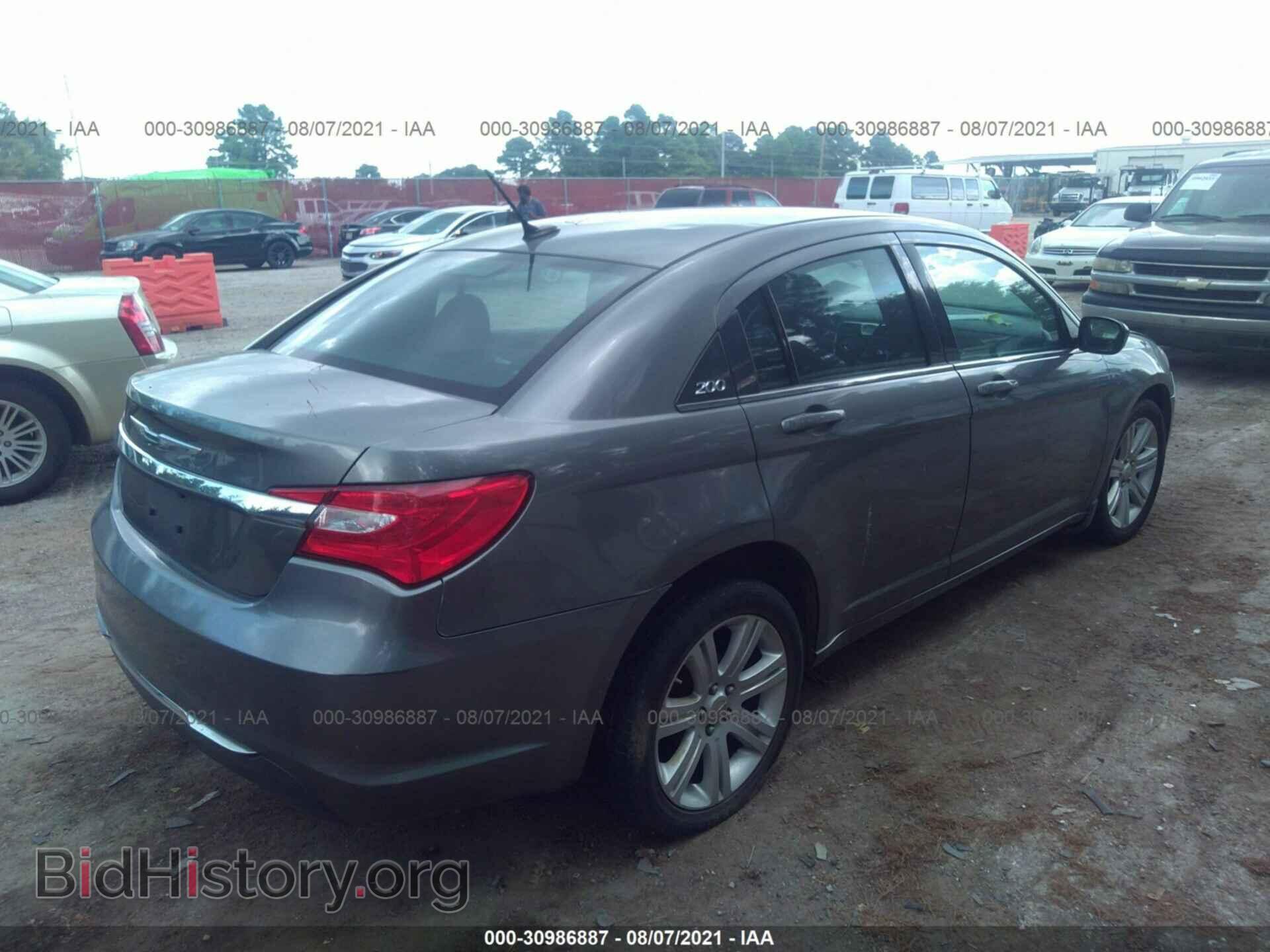 2013 CHRYSLER 200 - VIN: 1C3CCBAB7DN698314 - Photo 4
