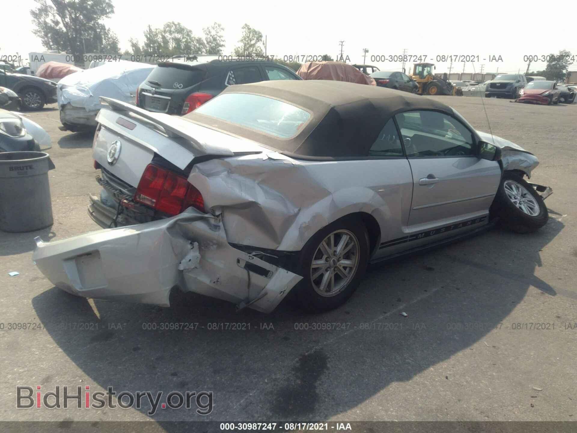 2007 FORD MUSTANG - VIN: 1ZVFT84N875280430 - Фото 4