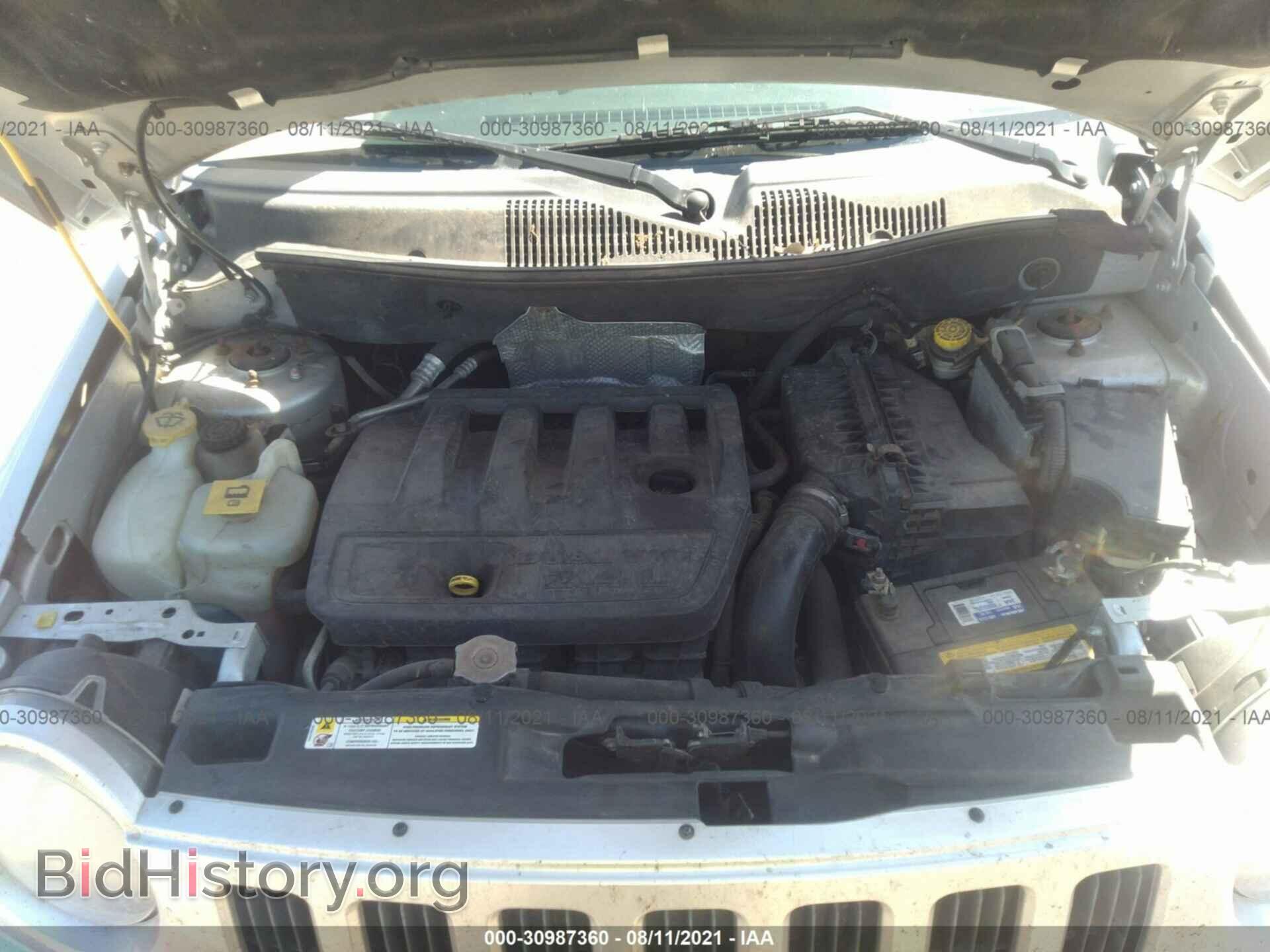 2008 JEEP COMPASS - VIN: 1J8FT47W88D549820 - Фото 10