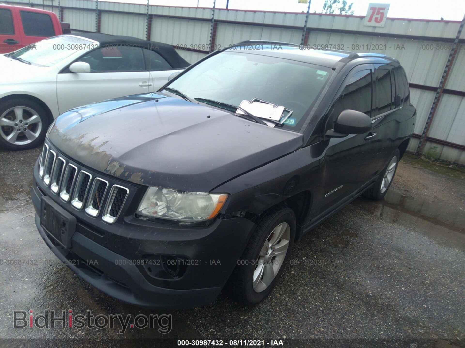 2011 JEEP COMPASS - VIN: 1J4NF1FBXBD193640 - Photo 2