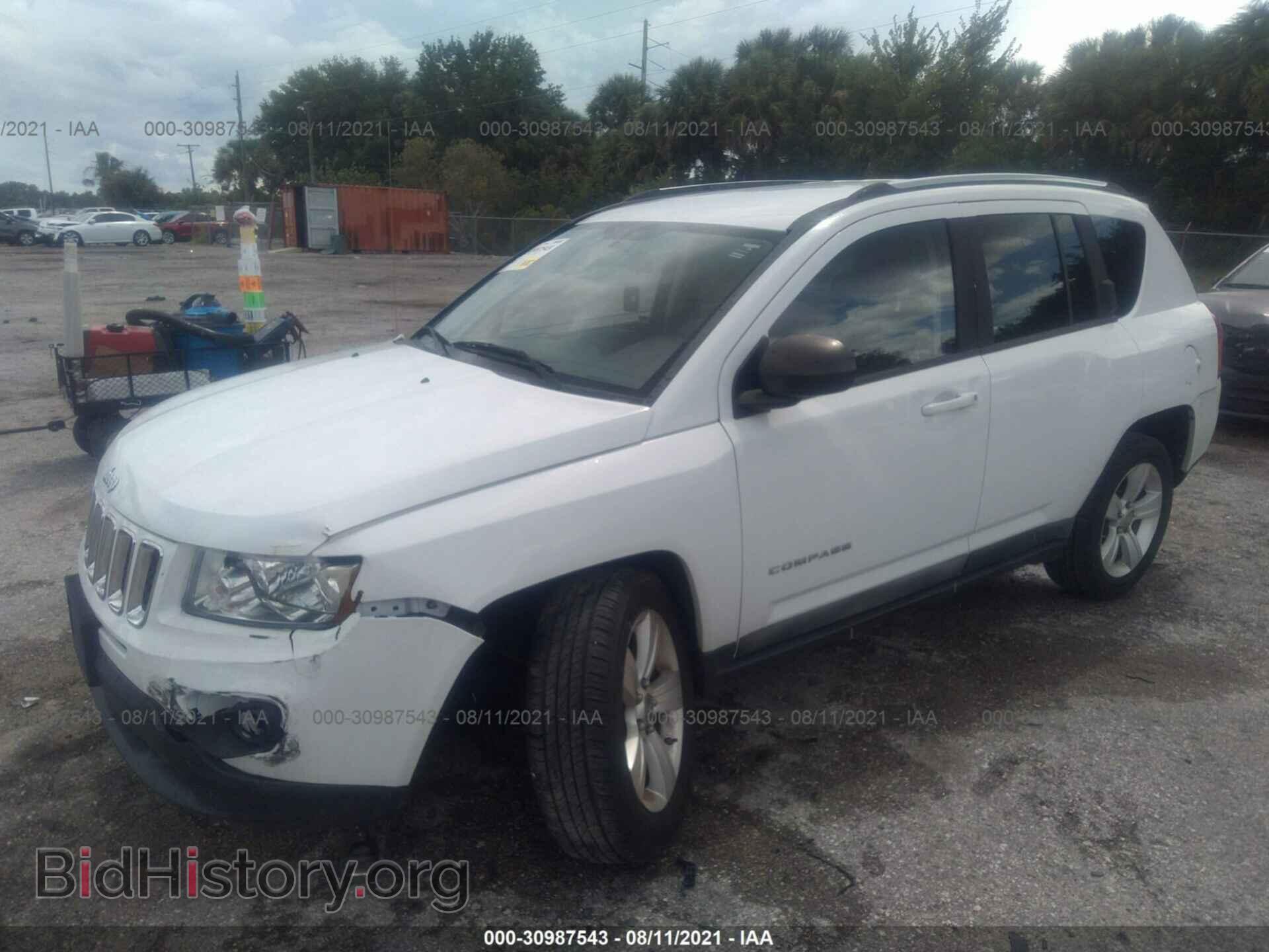 2011 JEEP COMPASS - VIN: 1J4NT1FB2BD151942 - Фото 2