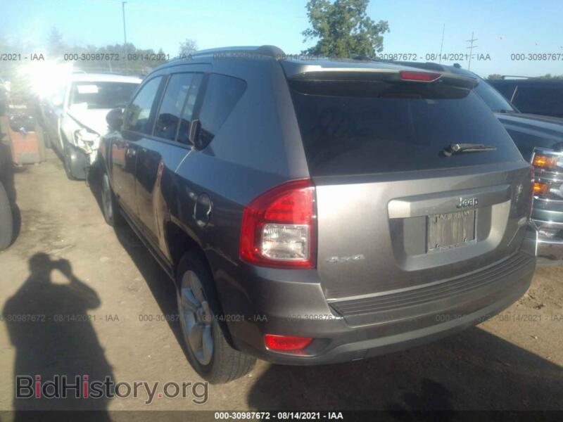2011 Jeep COMPASS (VIN 1J4NF1FB9BD266206) — фото 3 из 11