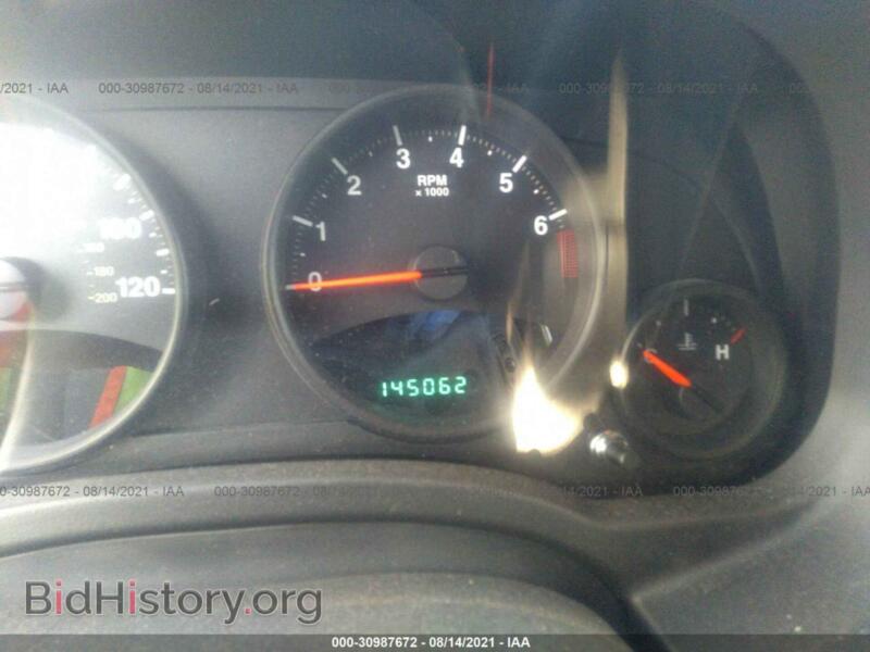 2011 Jeep COMPASS (VIN 1J4NF1FB9BD266206) — фото 7 из 11