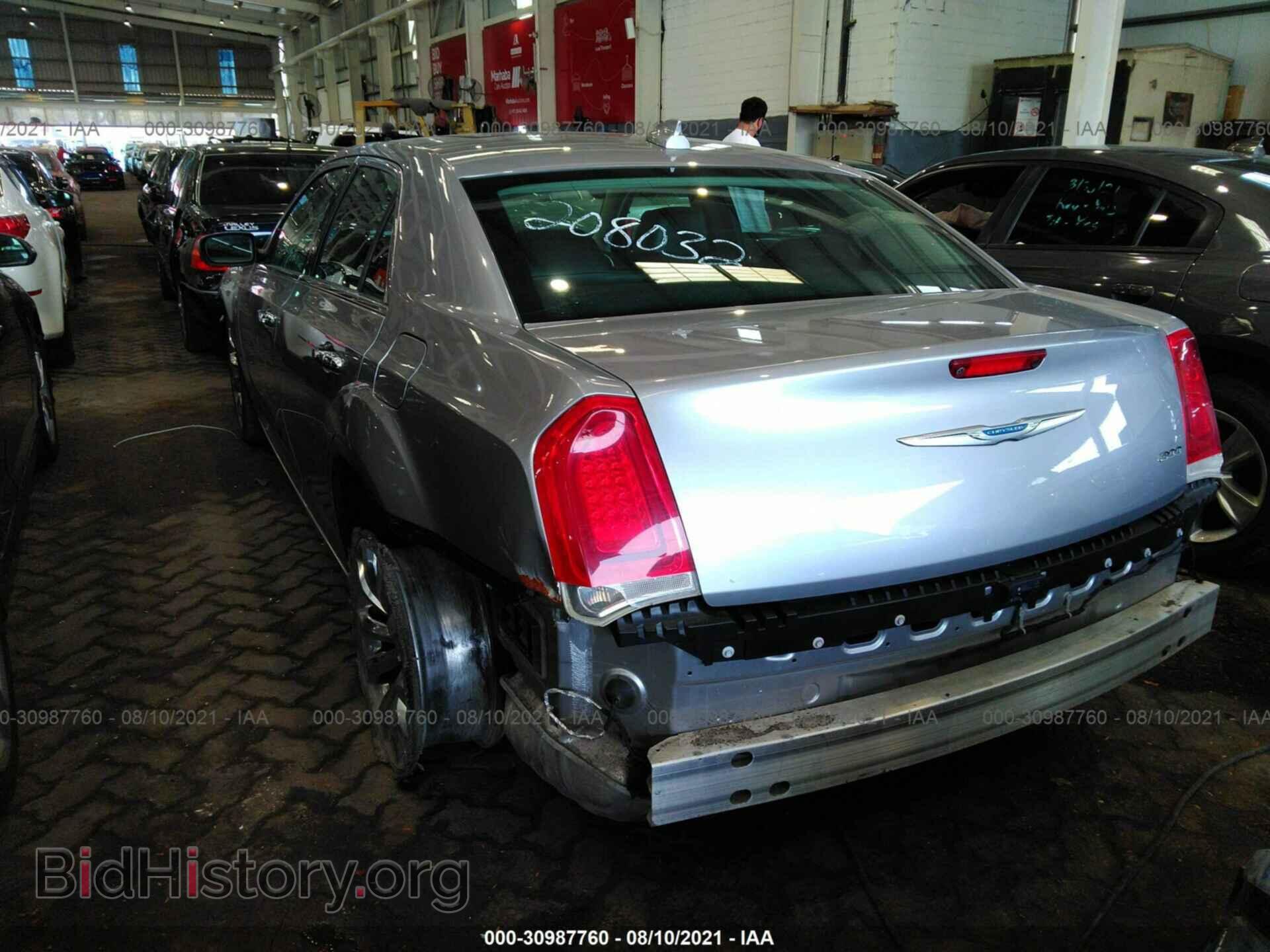 2018 CHRYSLER 300 - VIN: 000CCAEG8JH208032 - Фото 3