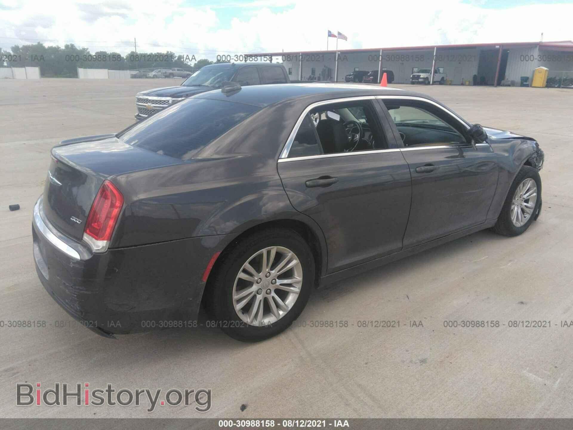 2018 CHRYSLER 300 - VIN: 2C3CCAAG8JH201670 - Фото 4