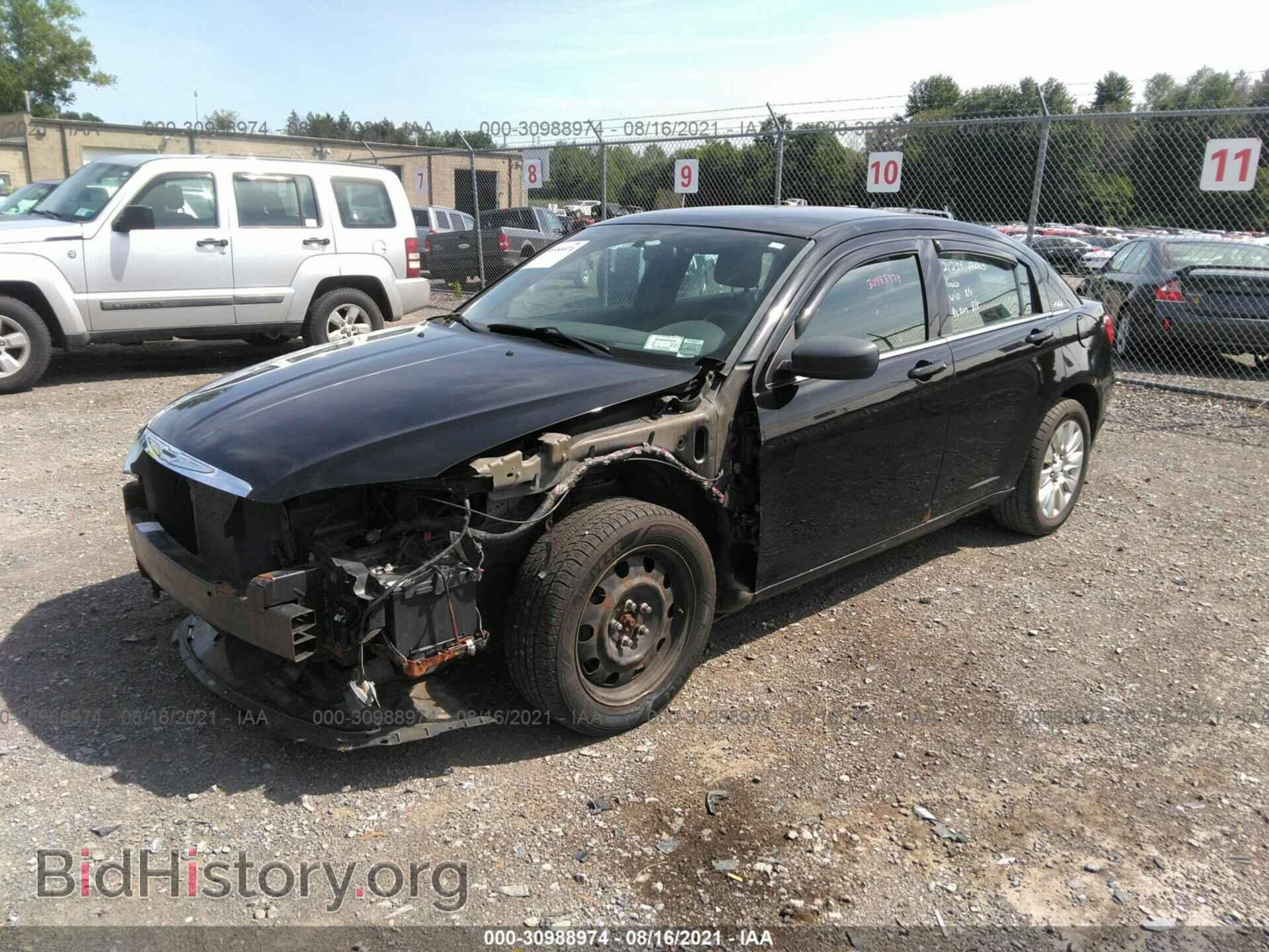 2012 CHRYSLER 200 - VIN: 1C3CCBAB6CN281653 - Фото 2