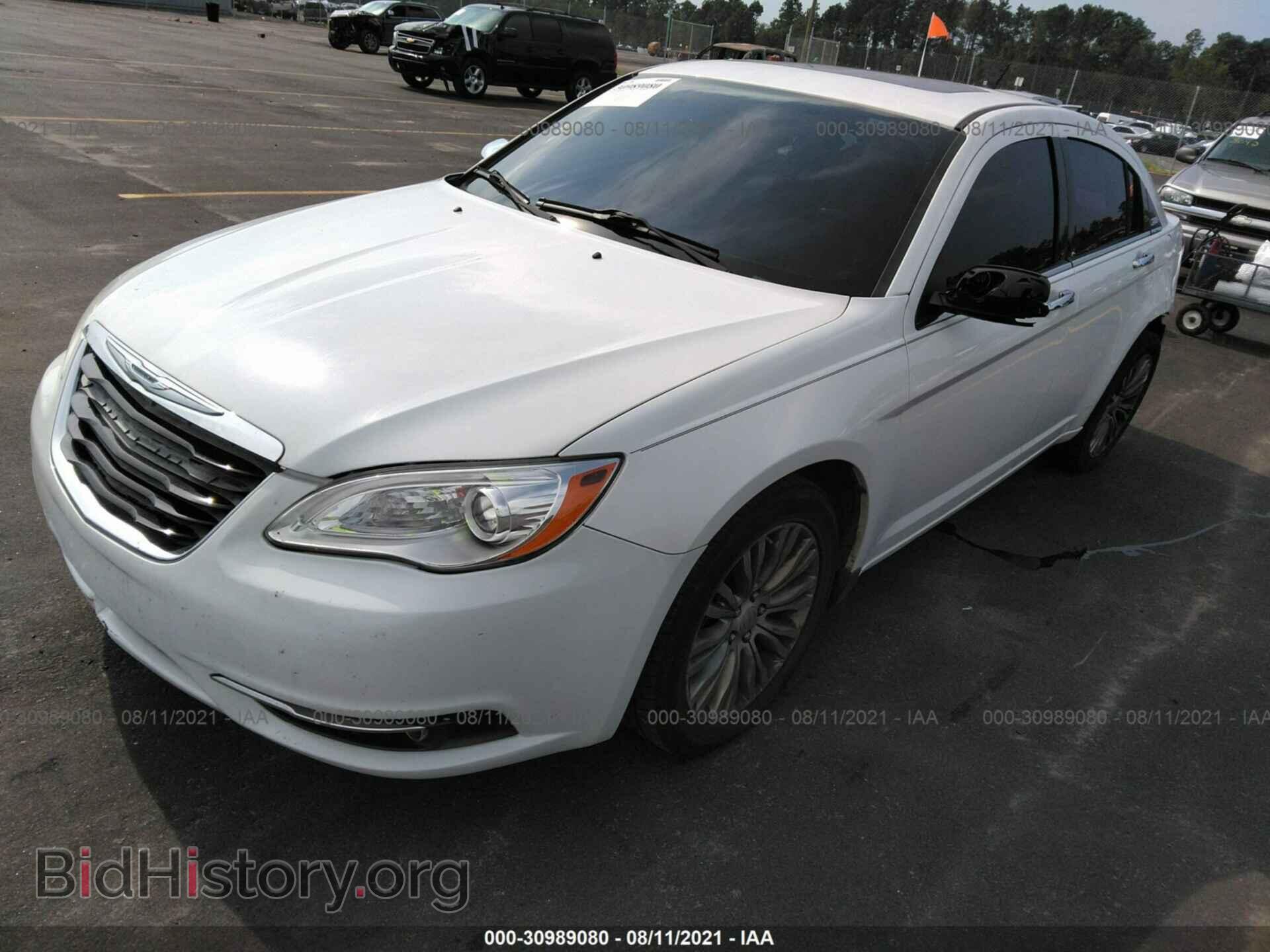 2012 CHRYSLER 200 - VIN: 1C3CCBCG9CN306053 - Фото 2