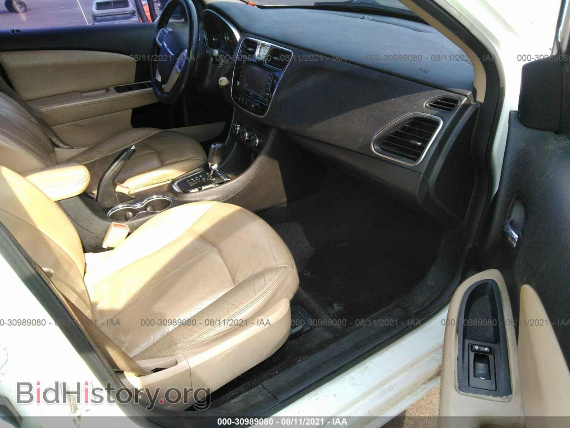 2012 CHRYSLER 200 - VIN: 1C3CCBCG9CN306053 - Фото 5