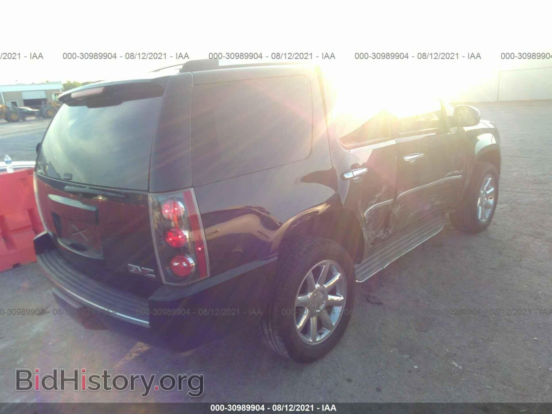 2011 GMC YUKON - VIN: 1GKS2EEF5BR390187 - Photo 4