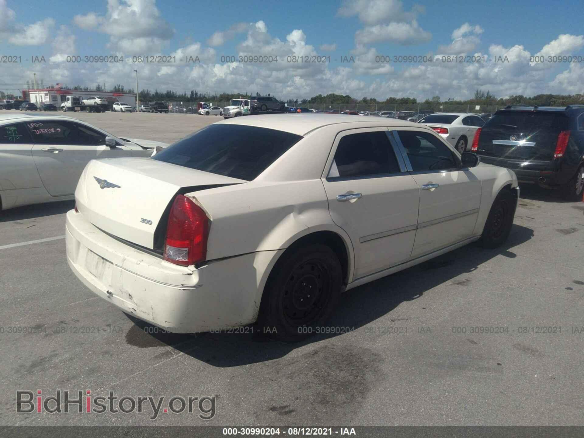 2006 CHRYSLER 300 - VIN: 2C3KA43RX6H145692 - Фото 4