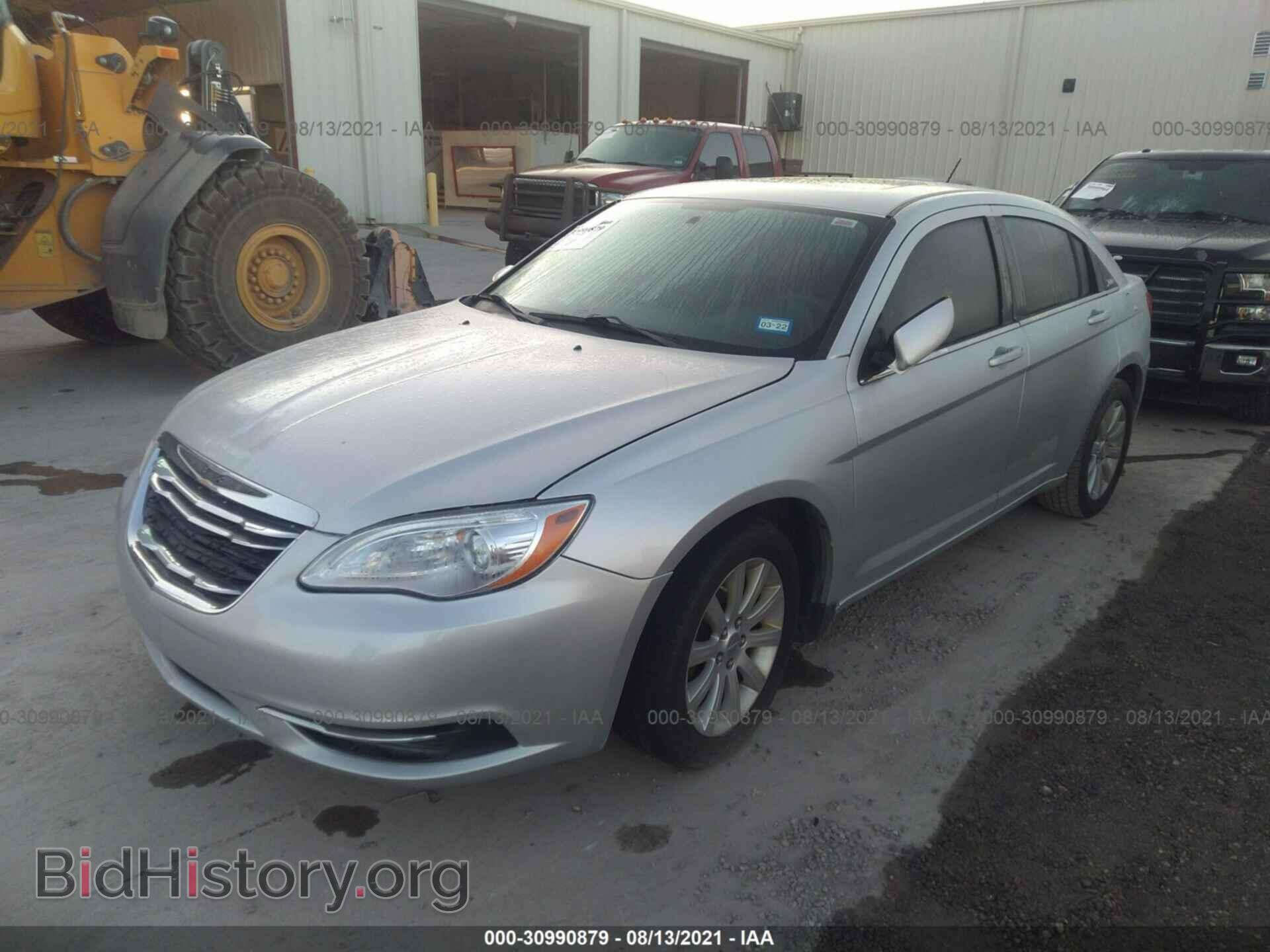 2012 CHRYSLER 200 - VIN: 1C3CCBBB9CN235121 - Фото 2