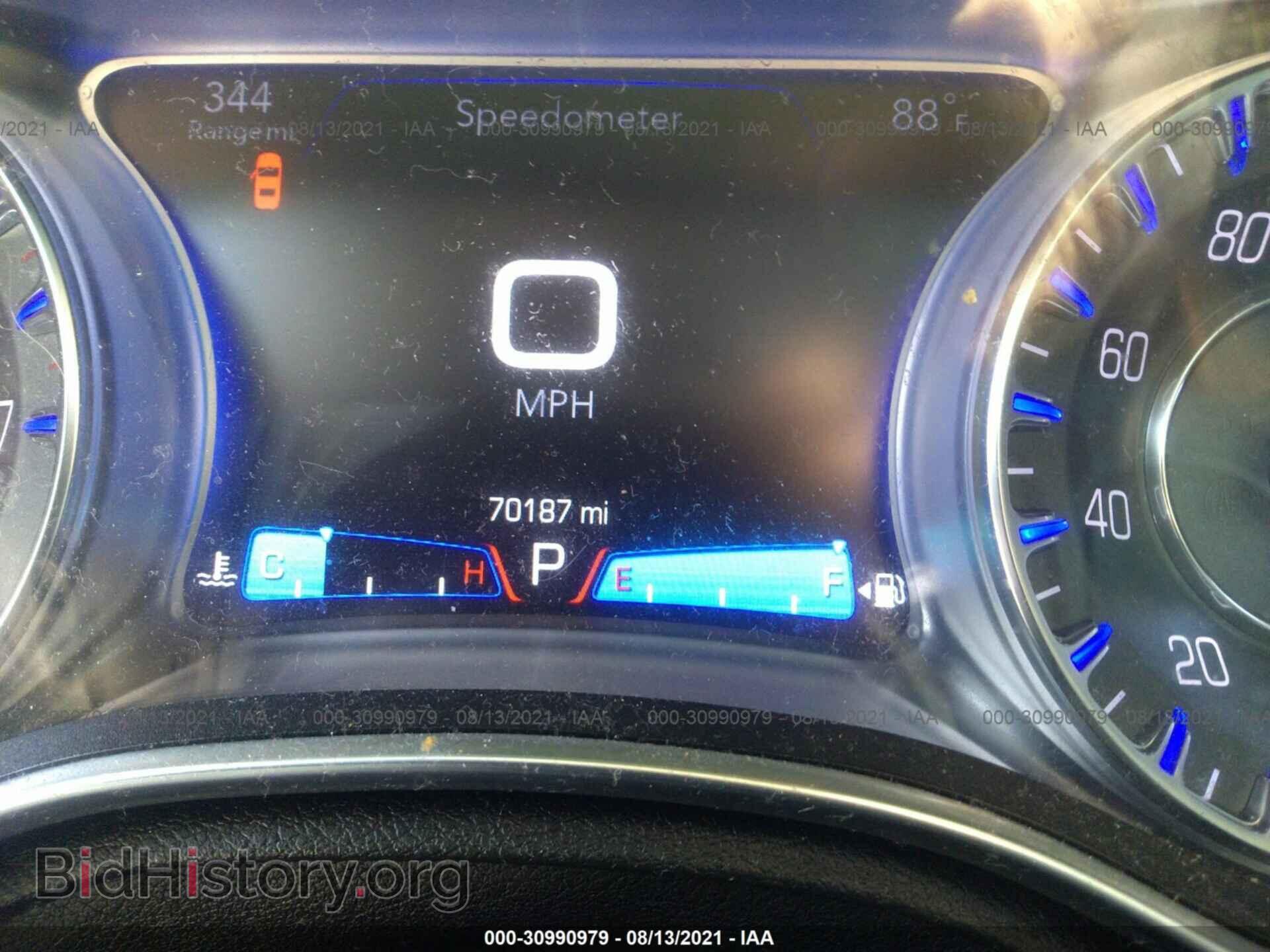 2017 CHRYSLER 300 - VIN: 2C3CCAEG6HH564585 - Фото 7