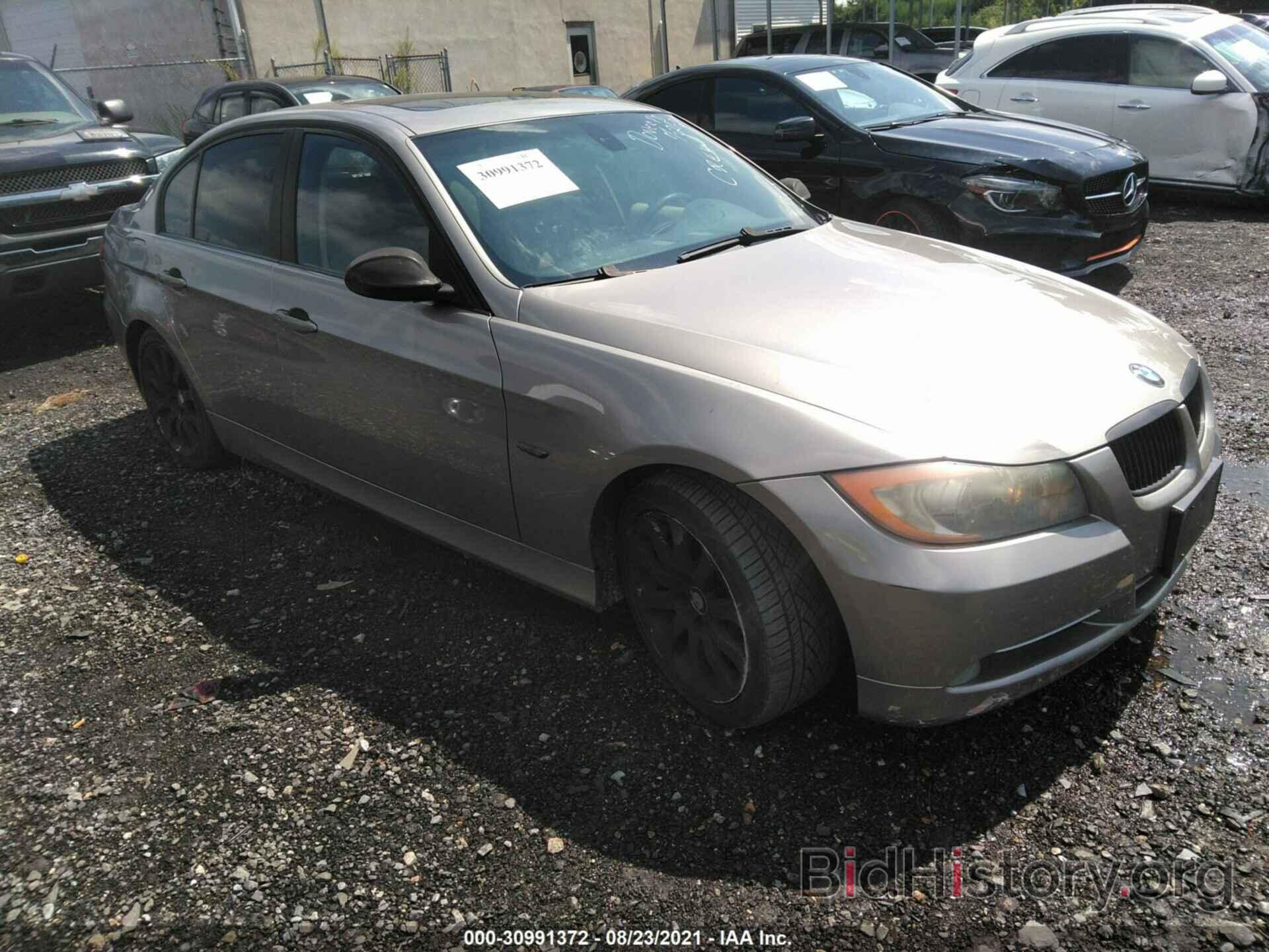 Photo WBAVB73588KY64243 - BMW 3 SERIES 2008