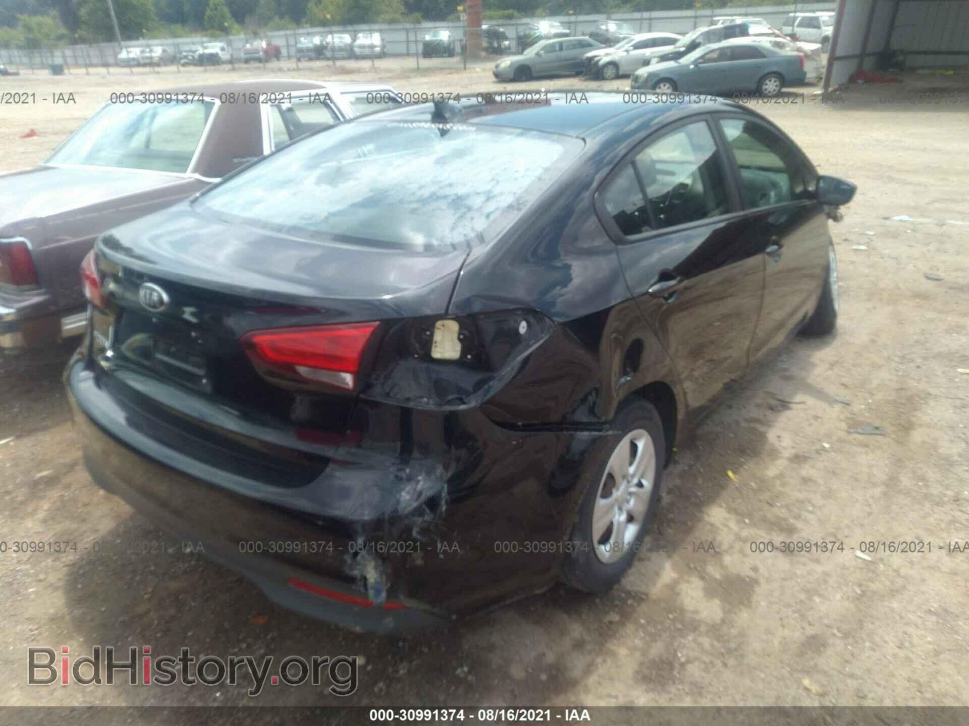 2017 KIA FORTE - VIN: 3KPFK4A77HE016321 - Photo 4